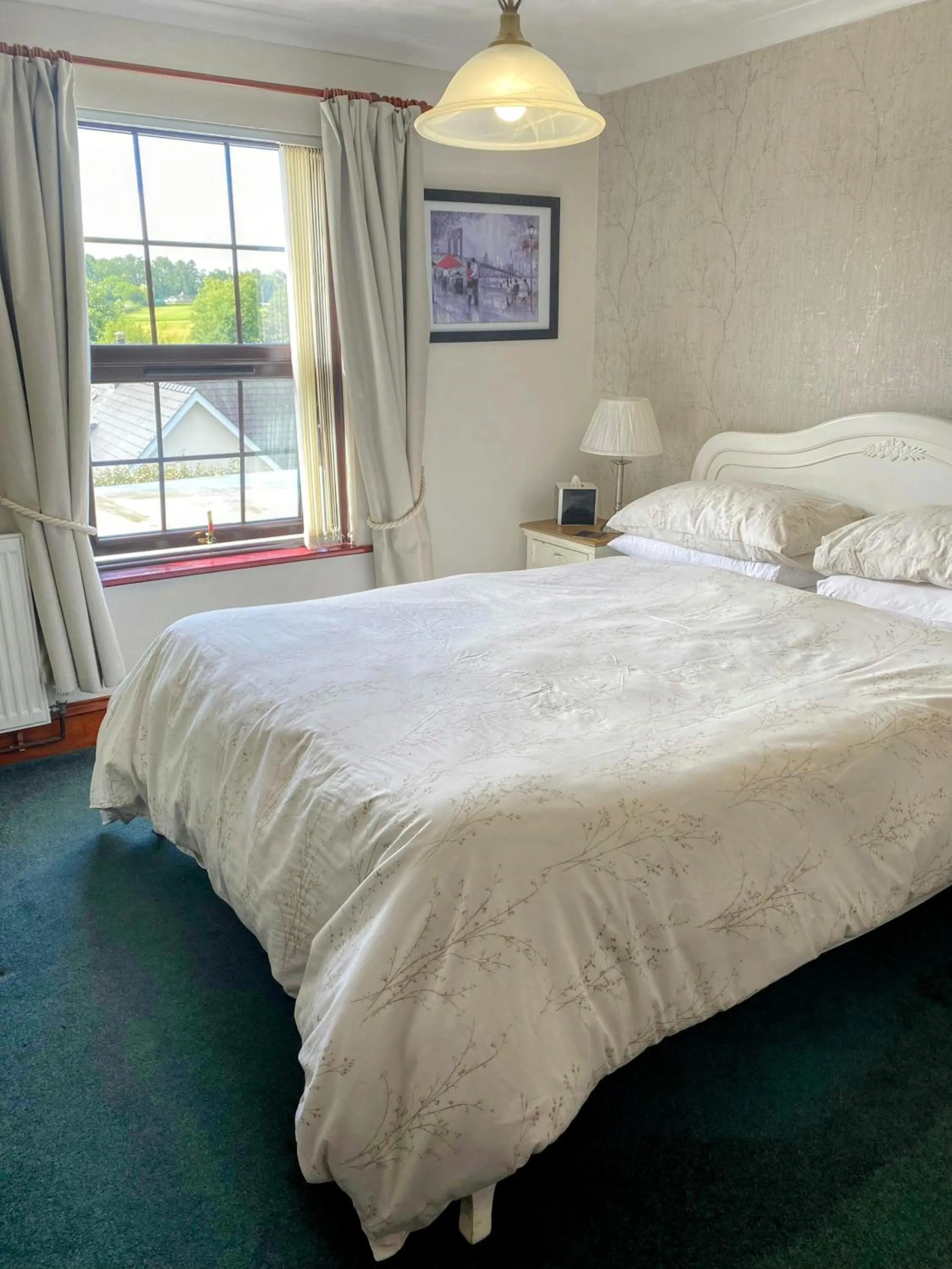 Bedroom, Bed in Flambards Hotel