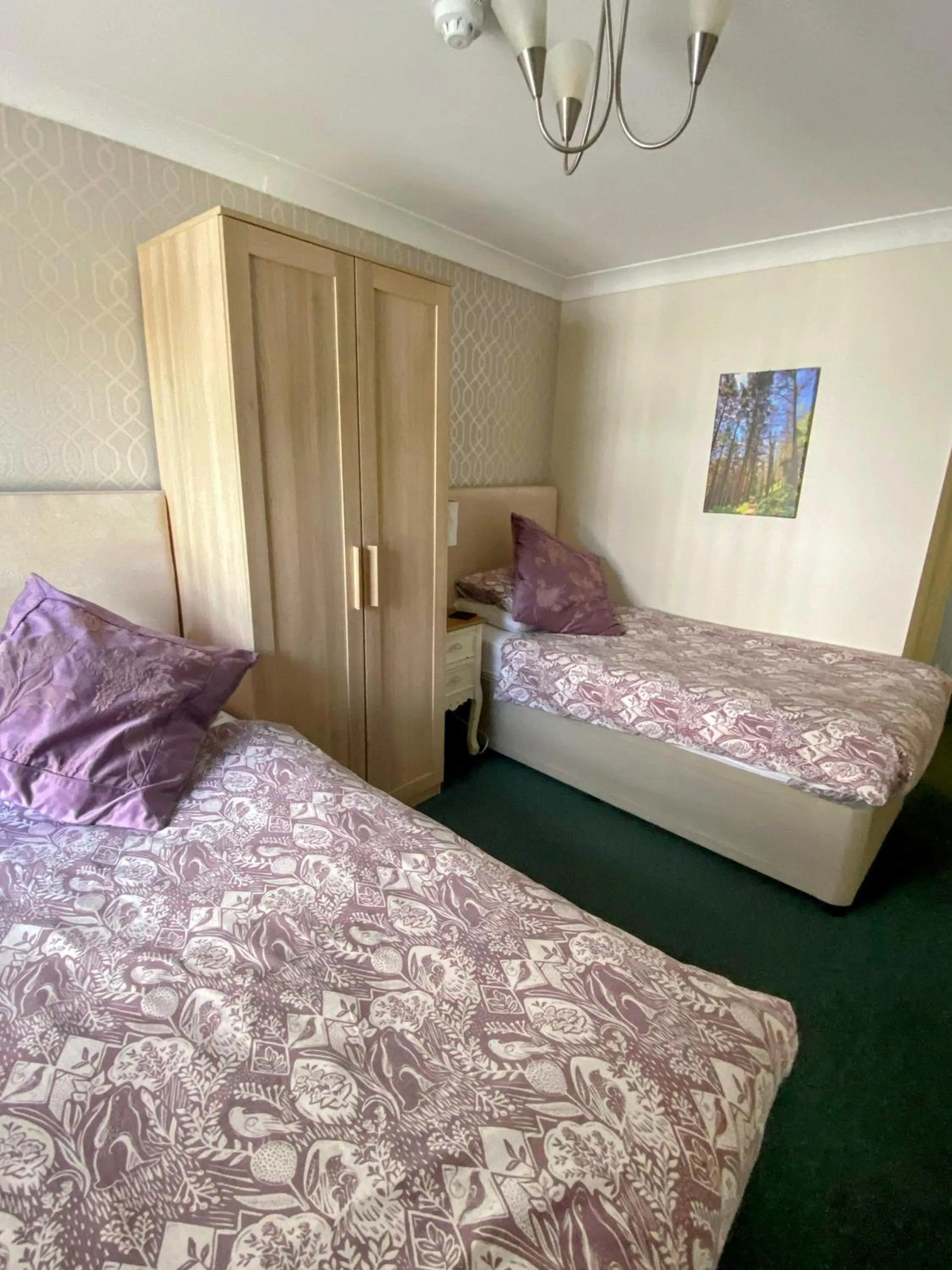 Bedroom, Bed in Flambards Hotel