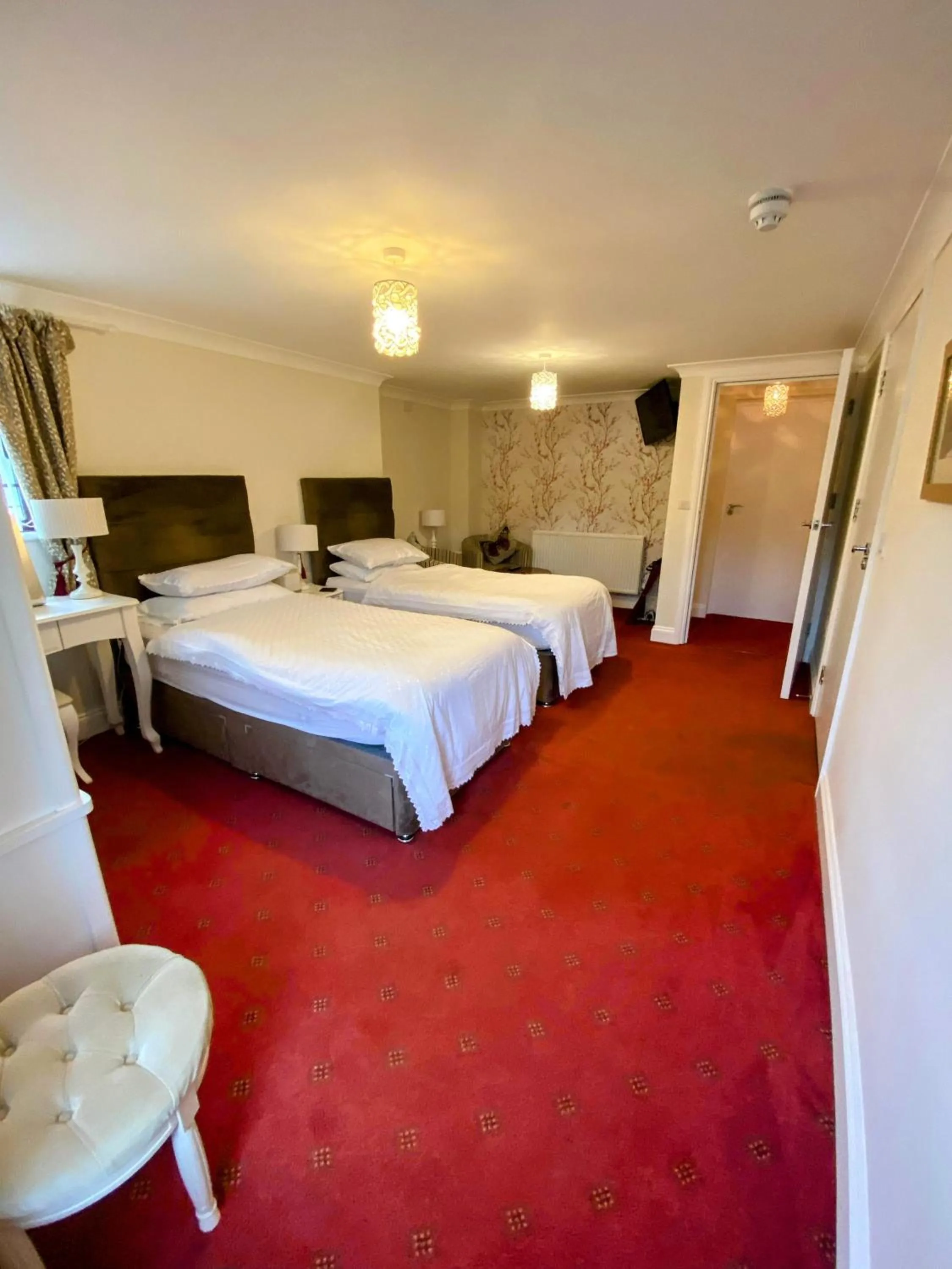 Bedroom, Bed in Flambards Hotel