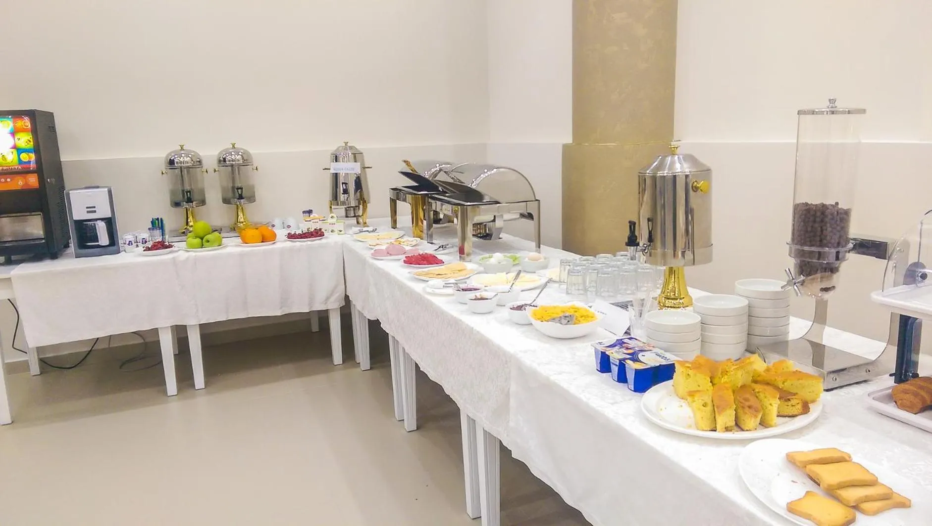 Buffet breakfast in Hotel Belagrita