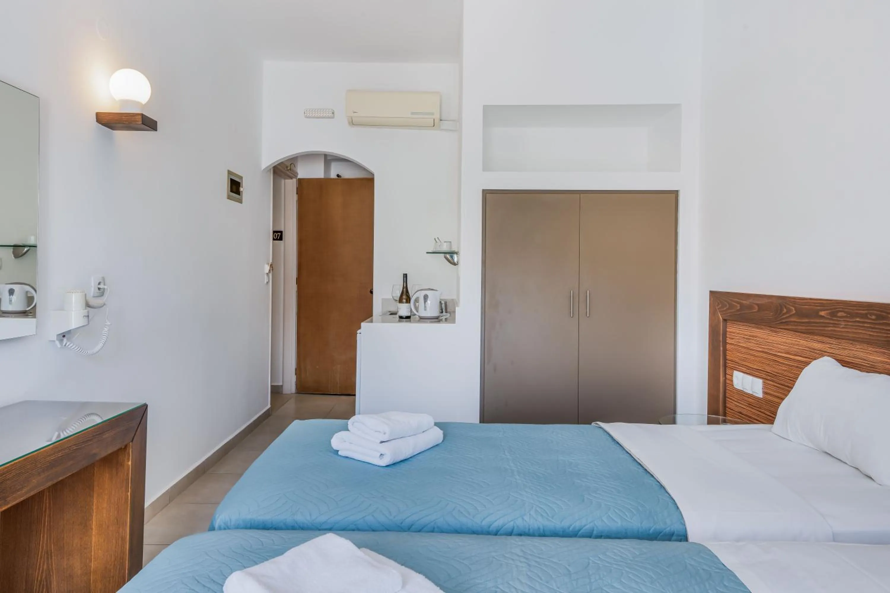 Photo of the whole room, Bed in Creta Verano Hotel