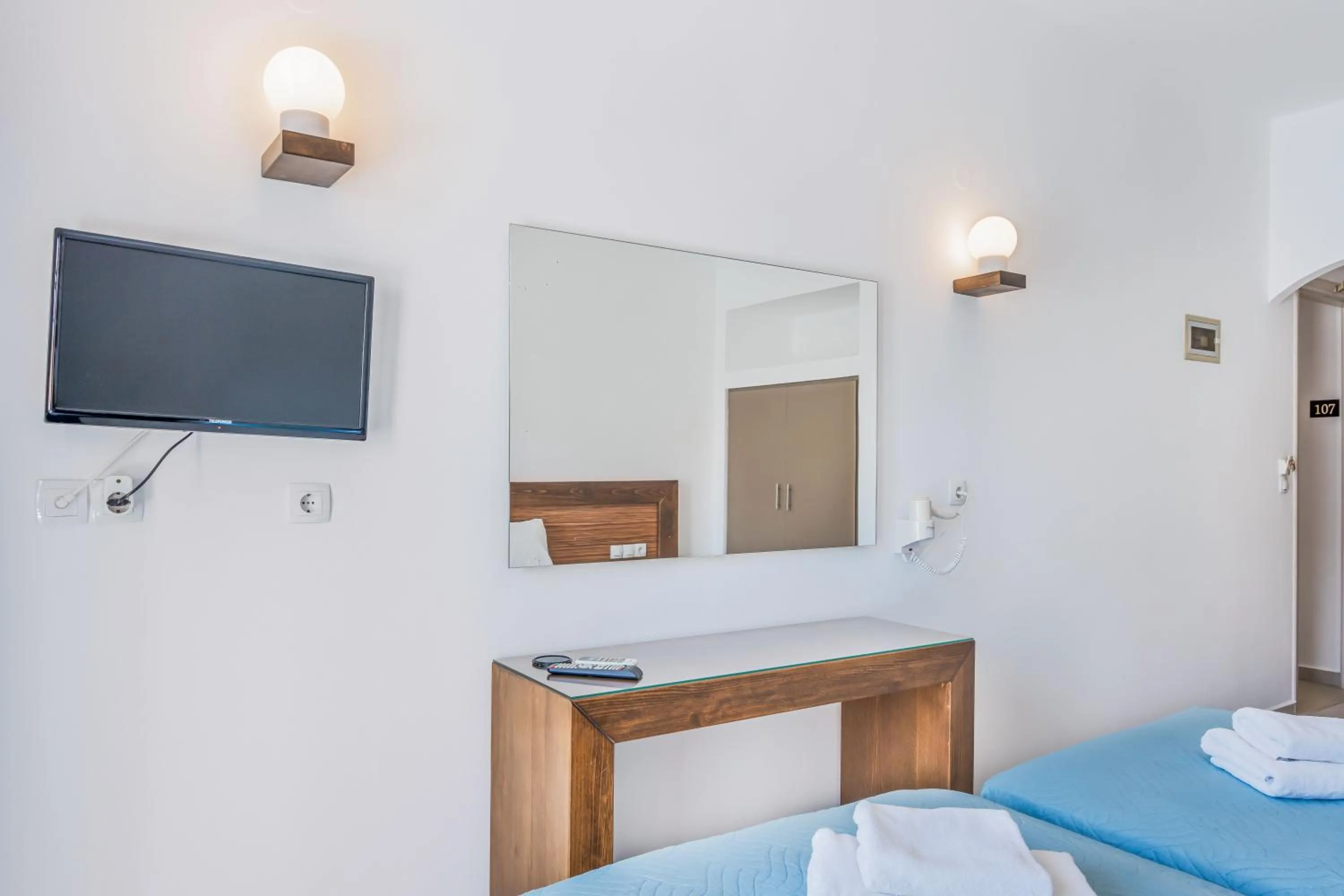 TV and multimedia, Bed in Creta Verano Hotel