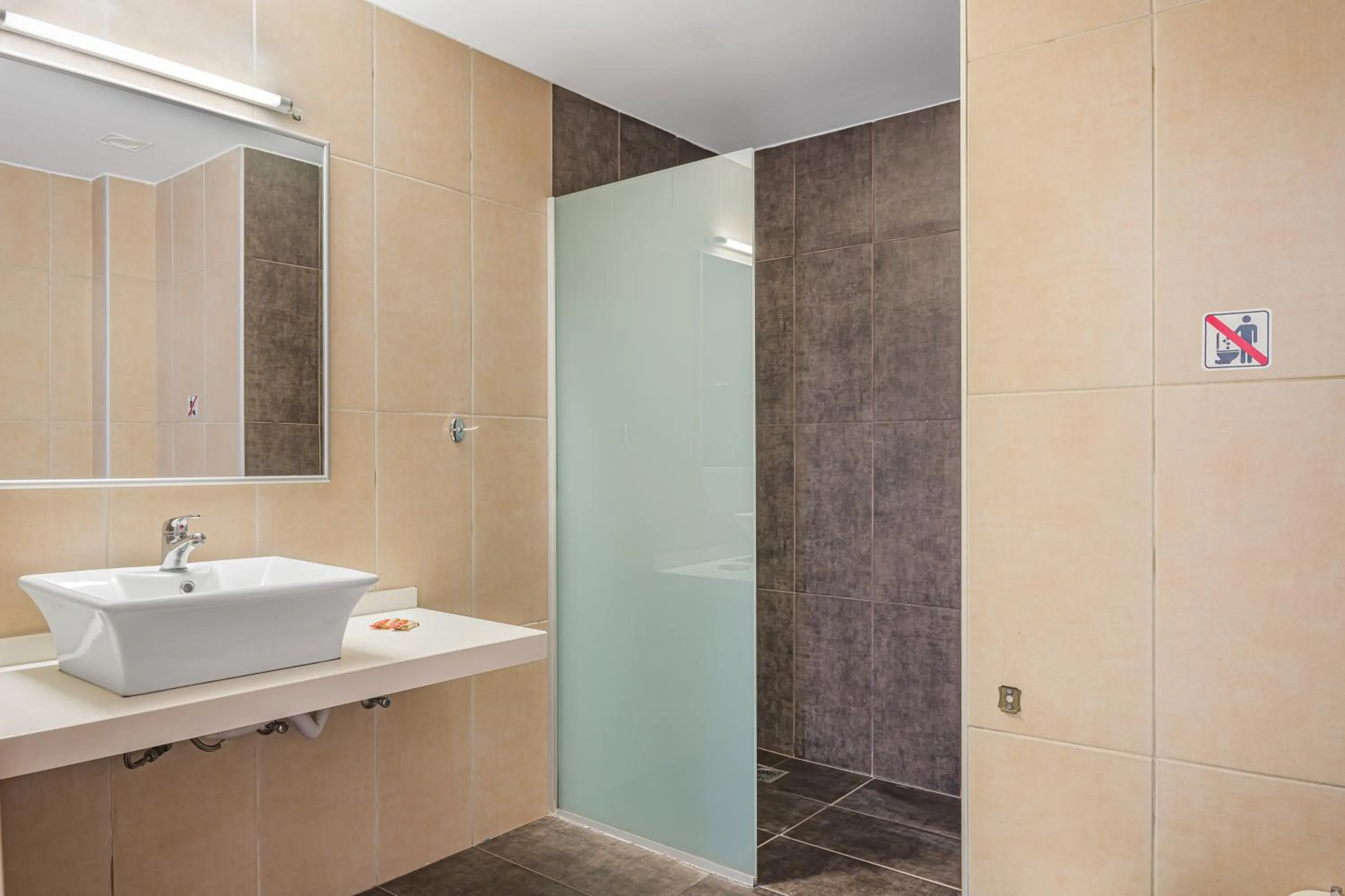 Shower in Creta Verano Hotel