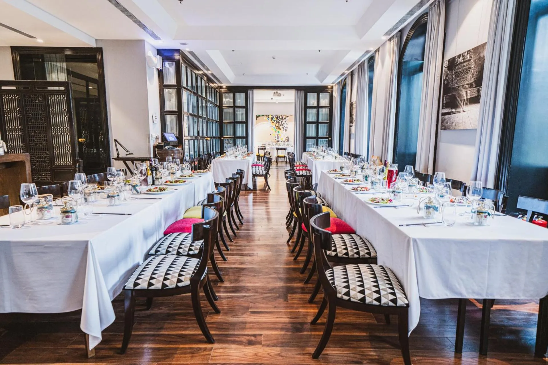 Restaurant/places to eat in Gracie Art Hotel