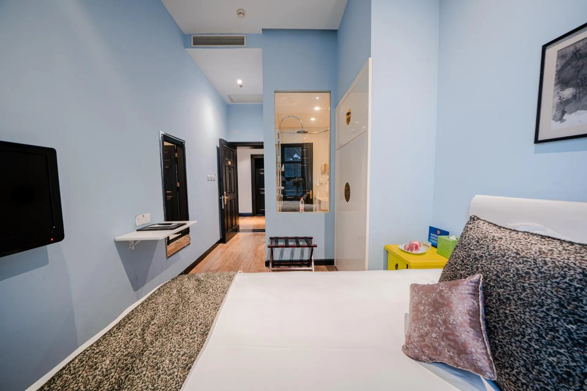 Bed in Gracie Art Hotel