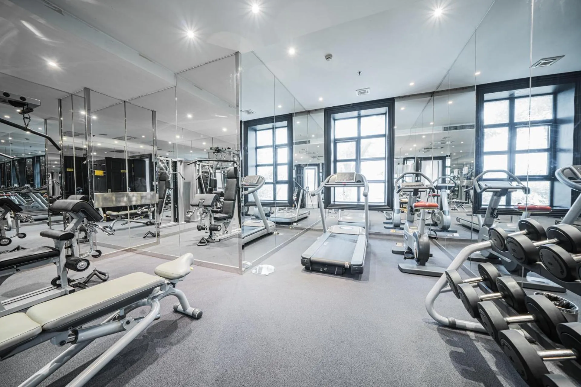 Fitness centre/facilities in Gracie Art Hotel