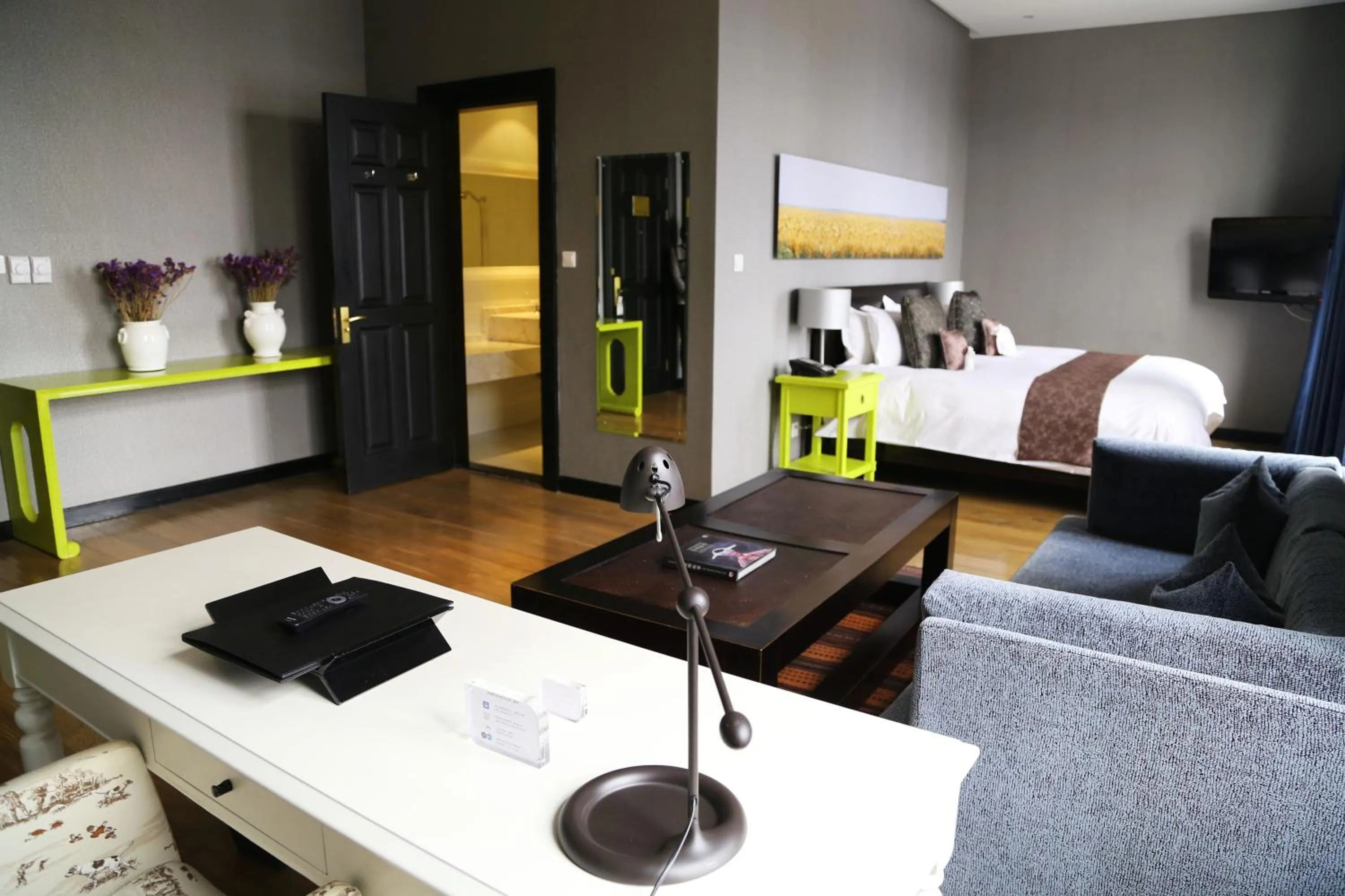 Bedroom, Bed in Gracie Art Hotel