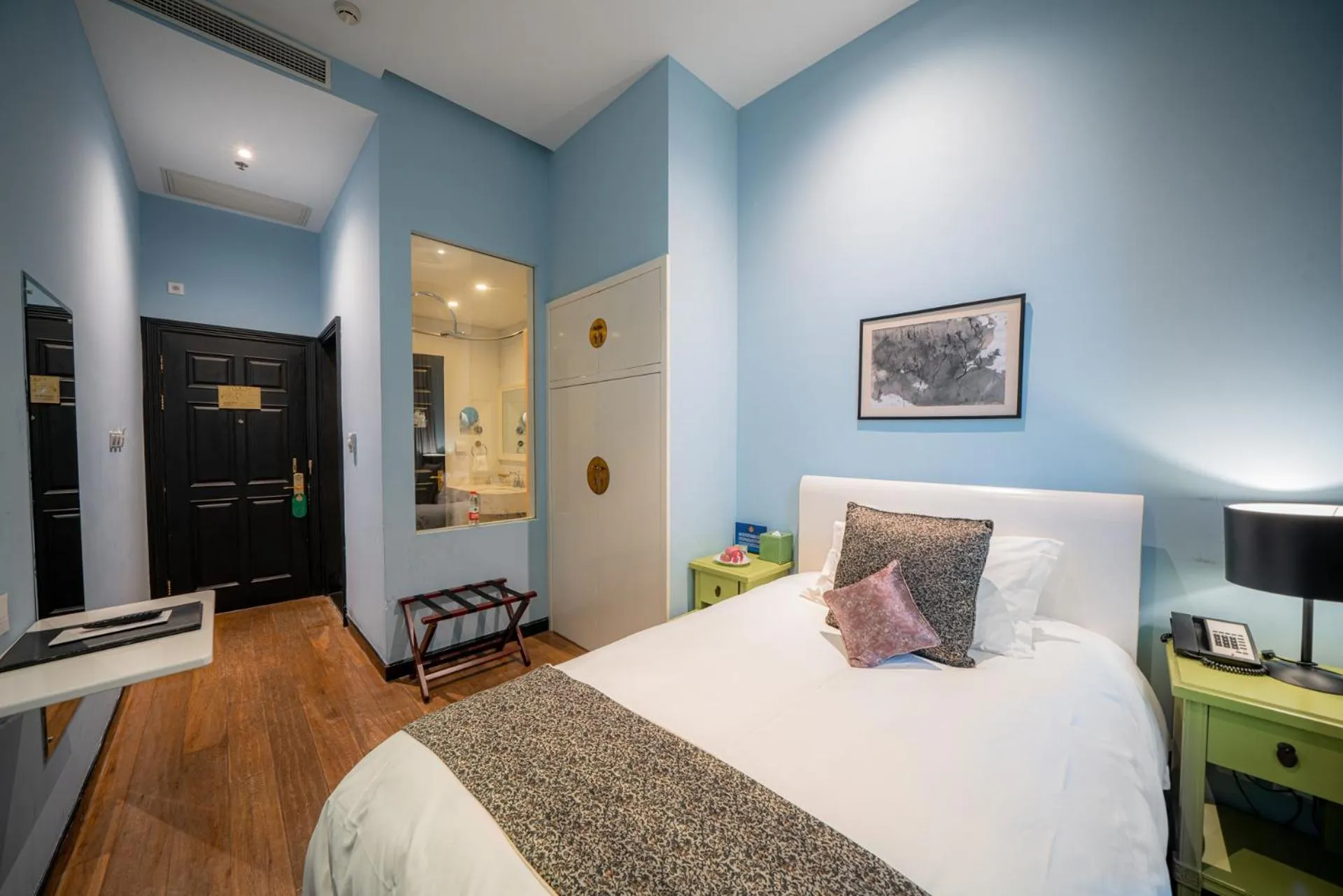 Bed in Gracie Art Hotel