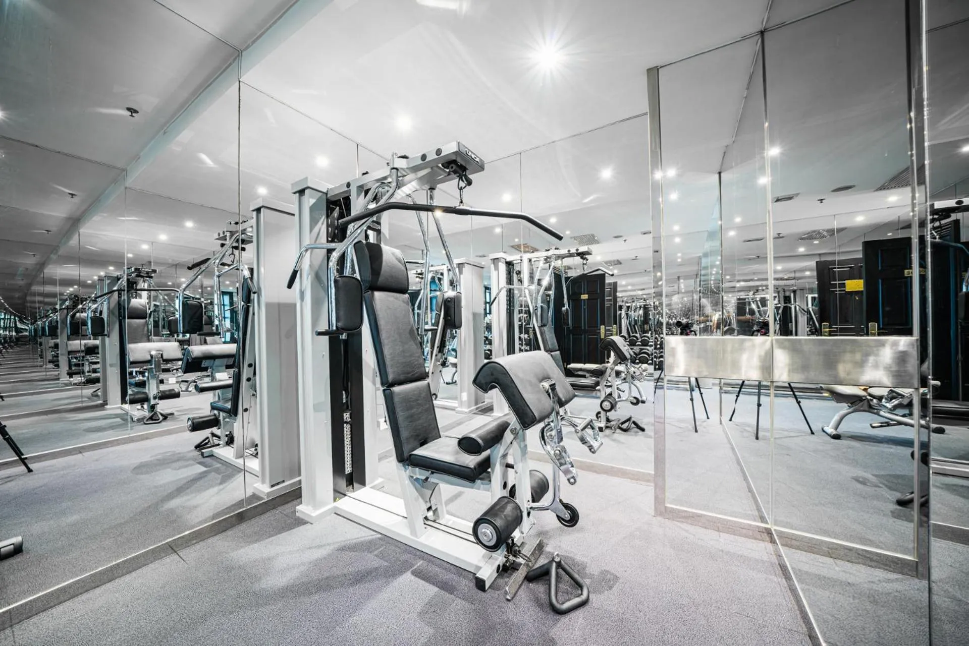 Fitness centre/facilities in Gracie Art Hotel