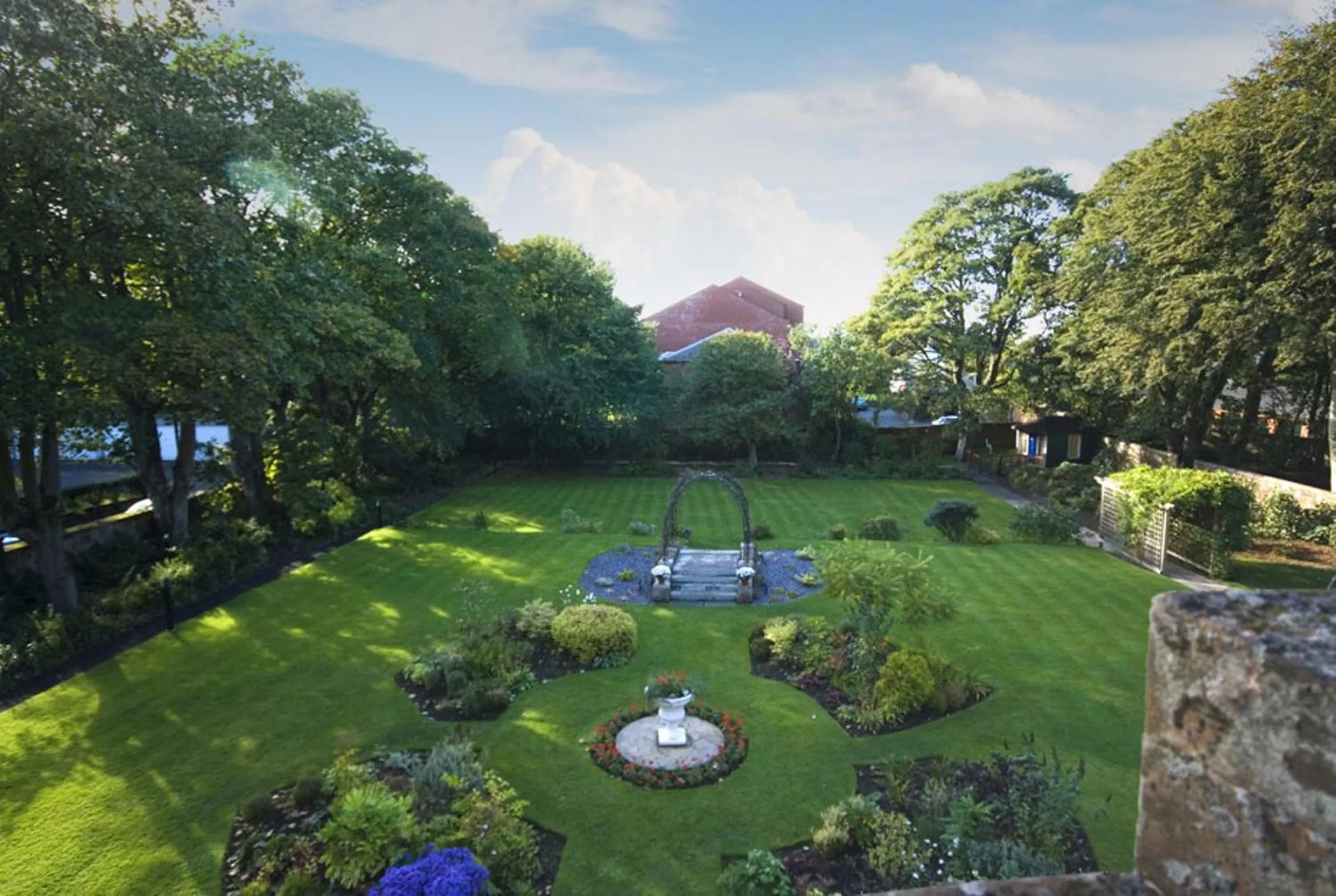 Garden in Savoy Park Hotel