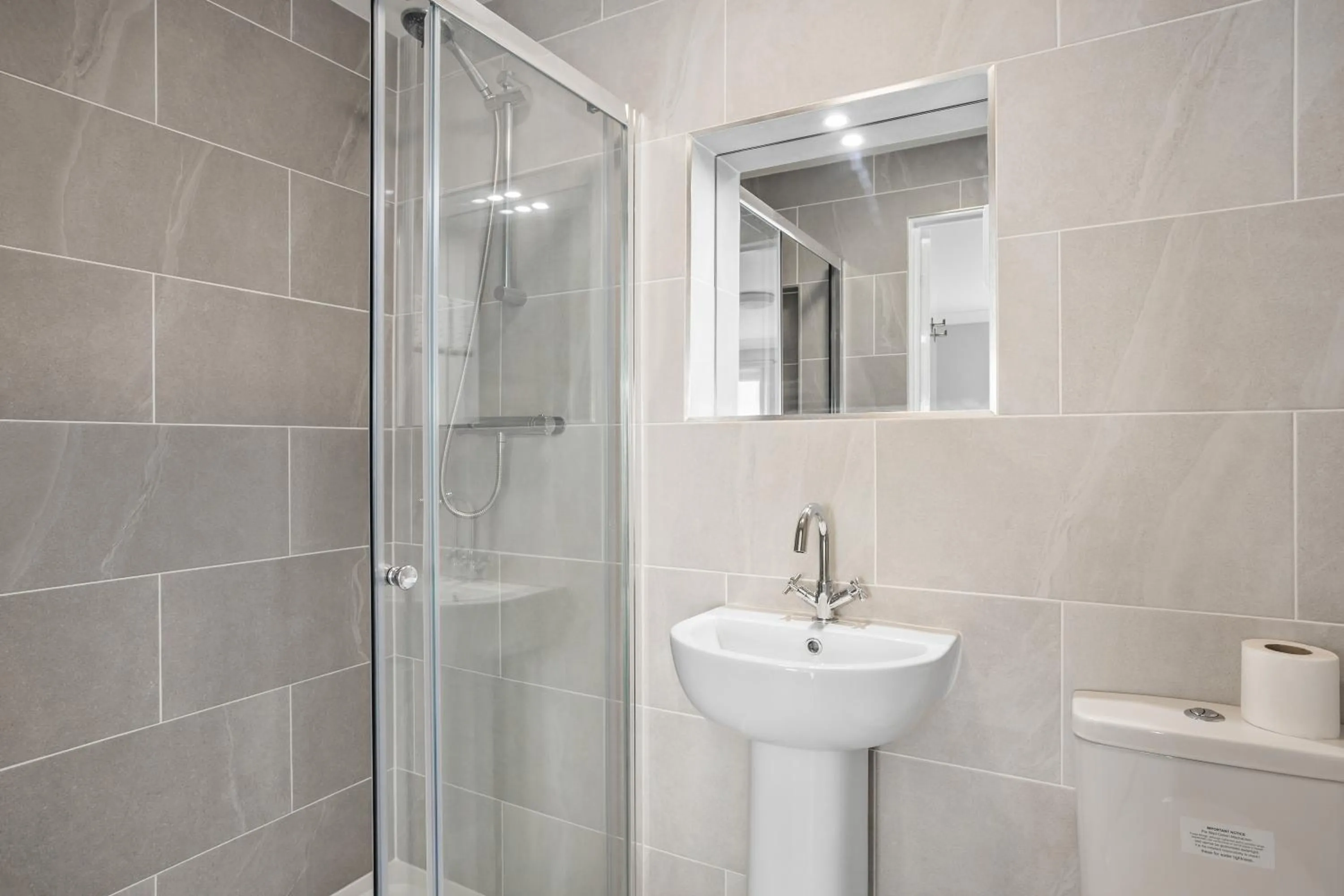 Shower in Waters Edge Hotel Torquay