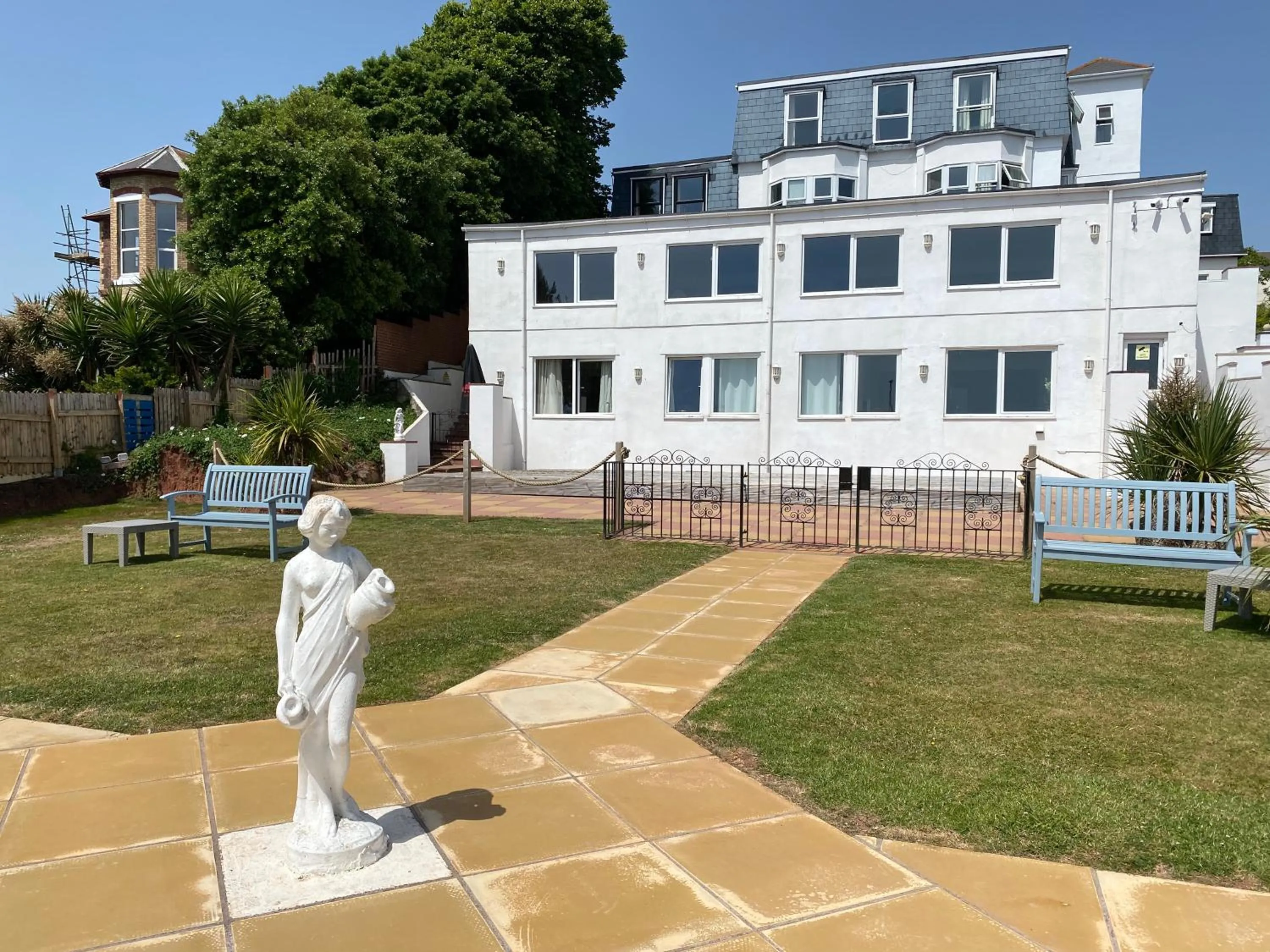Property building in Waters Edge Hotel Torquay