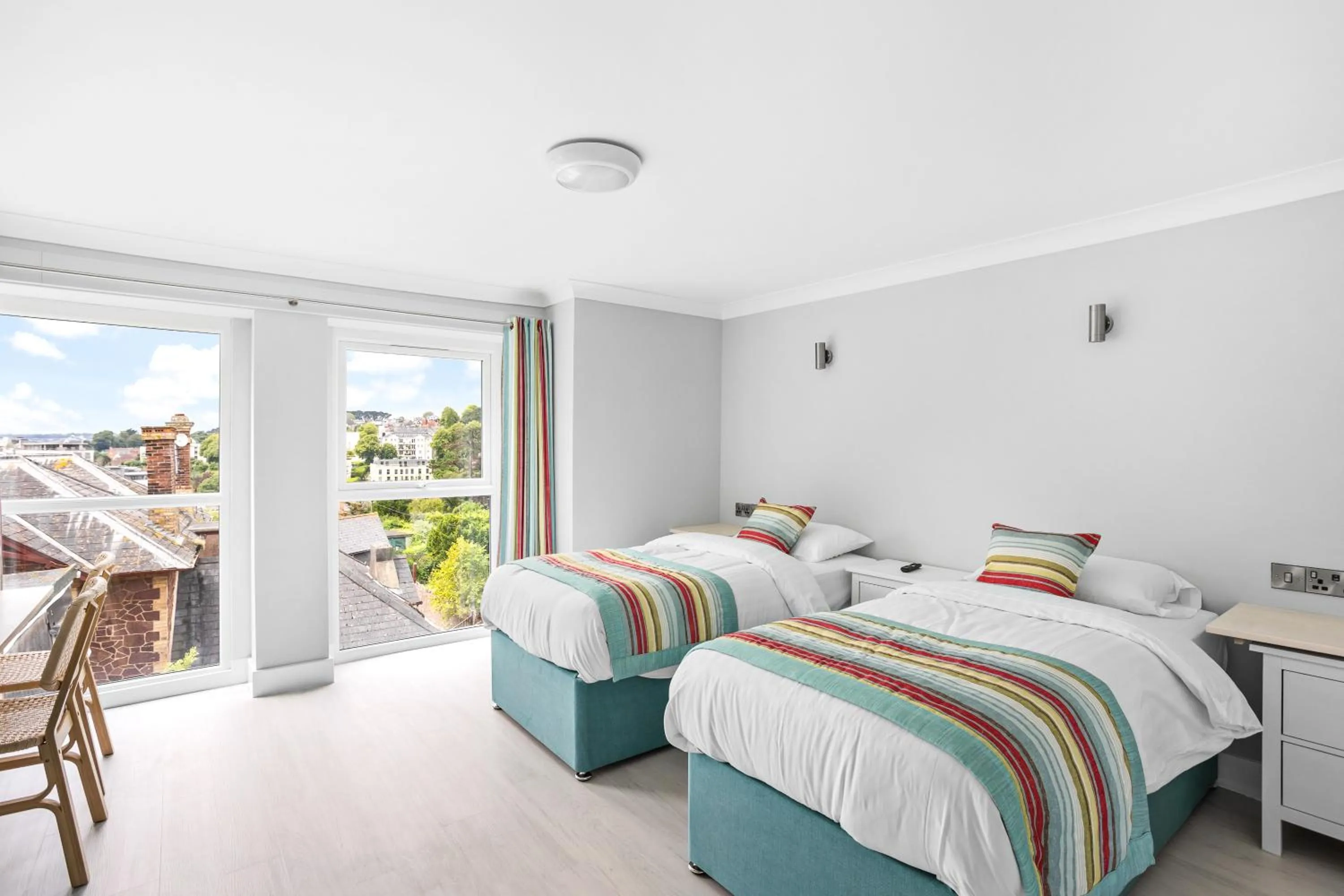 Bedroom, Bed in Waters Edge Hotel Torquay