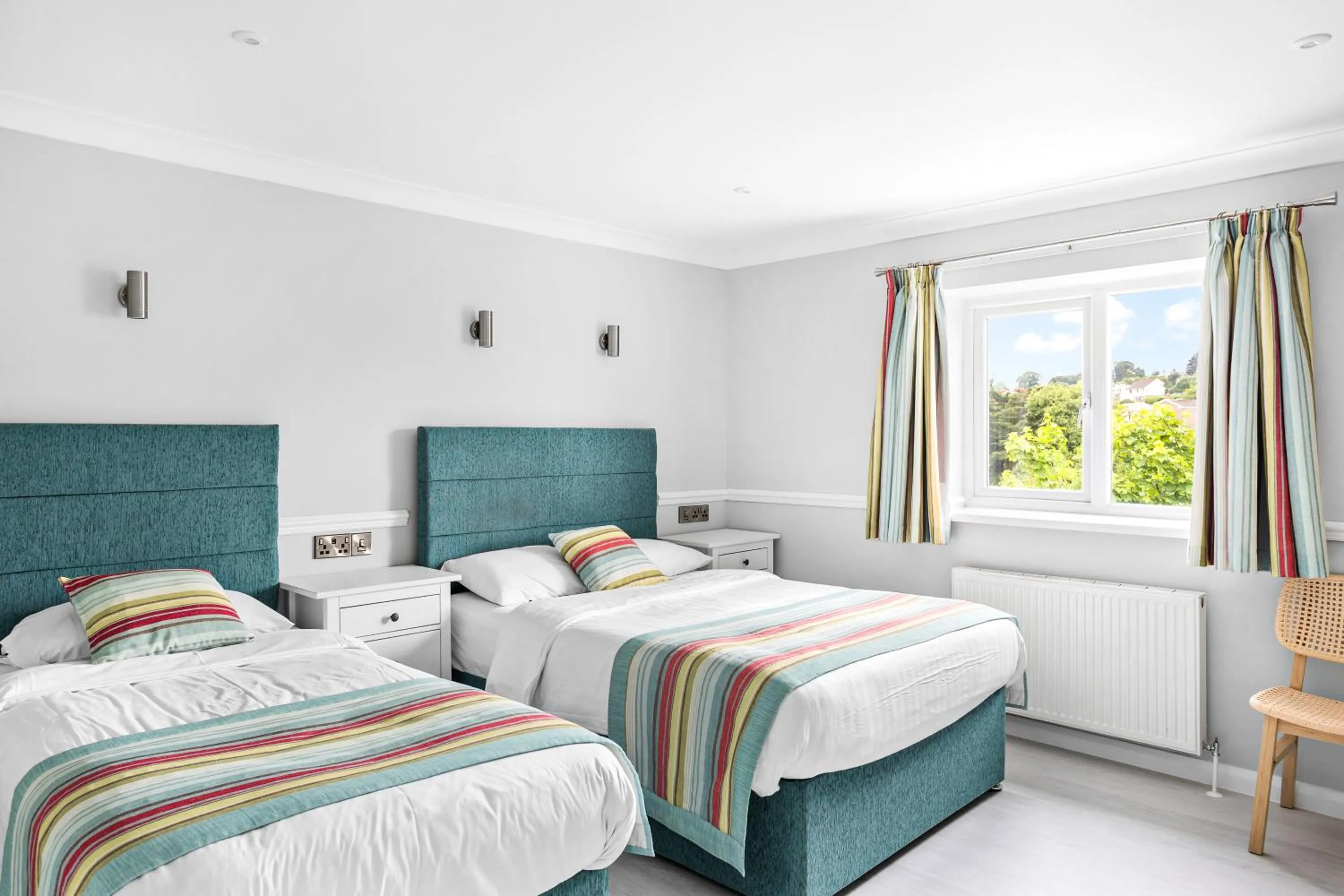 Bedroom, Bed in Waters Edge Hotel Torquay