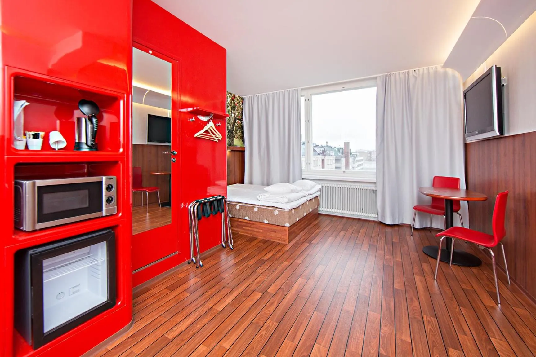 microwave, Bed in Omena Hotel Tampere