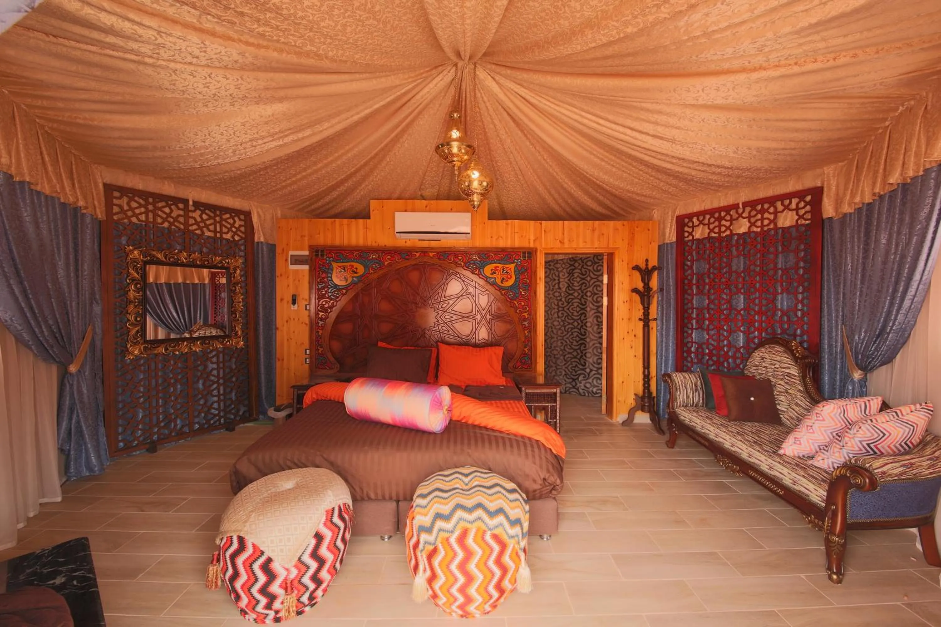 Bed in Memories Aicha Luxury Camp