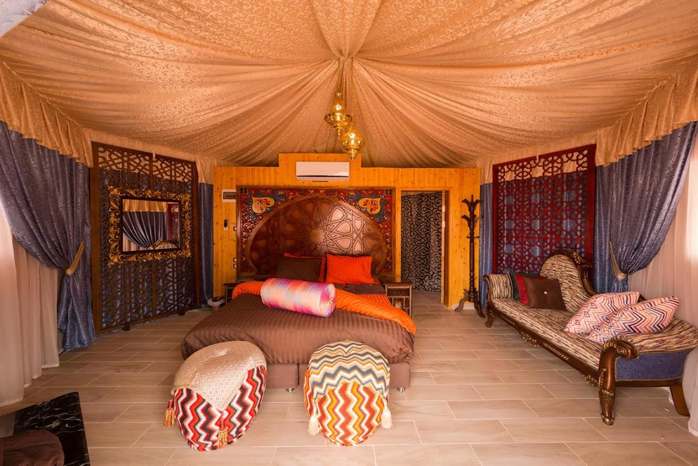 Bed in Memories Aicha Luxury Camp