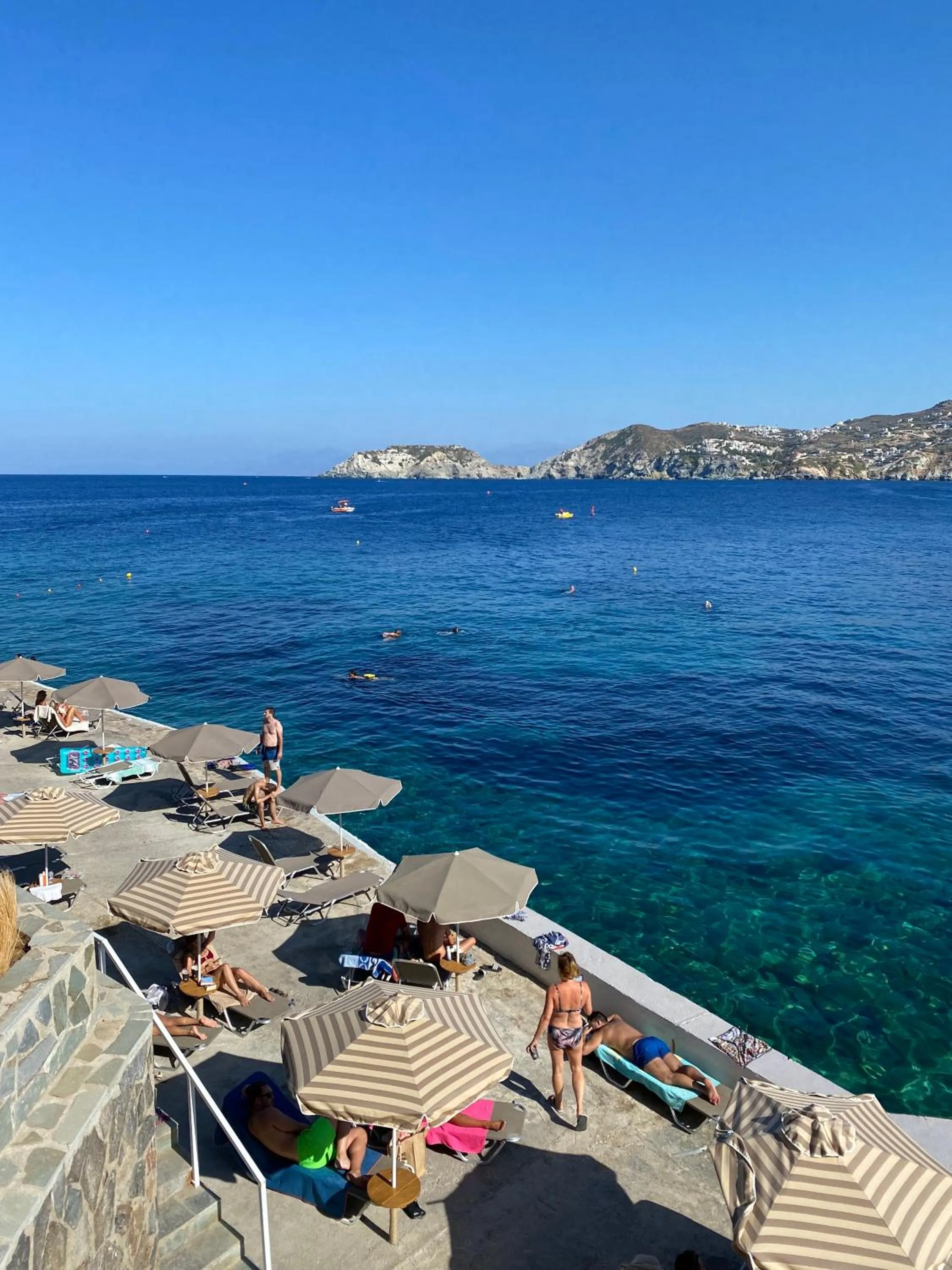 Beach in Peninsula Resort & Spa