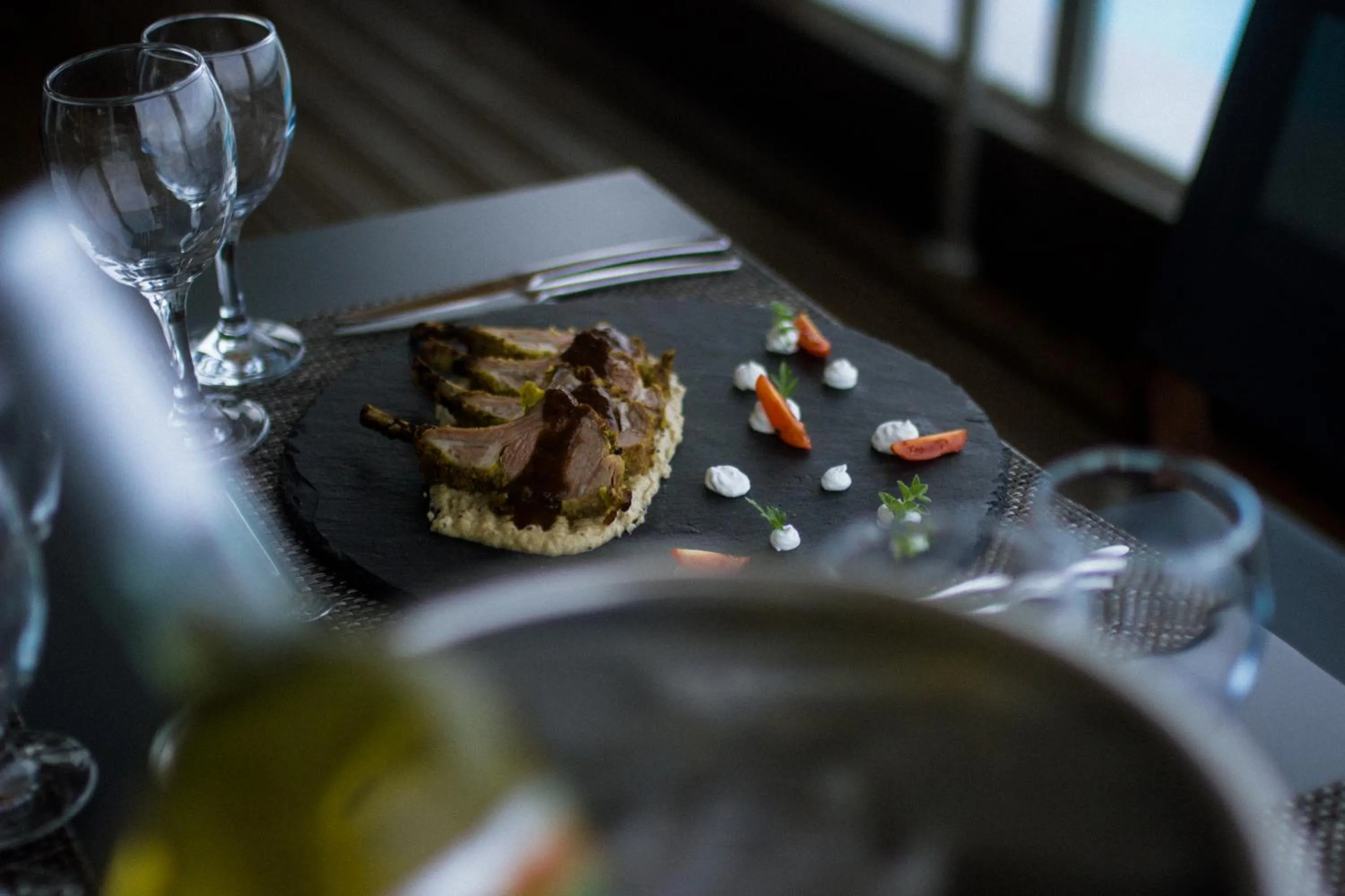 Restaurant/places to eat in Peninsula Resort & Spa