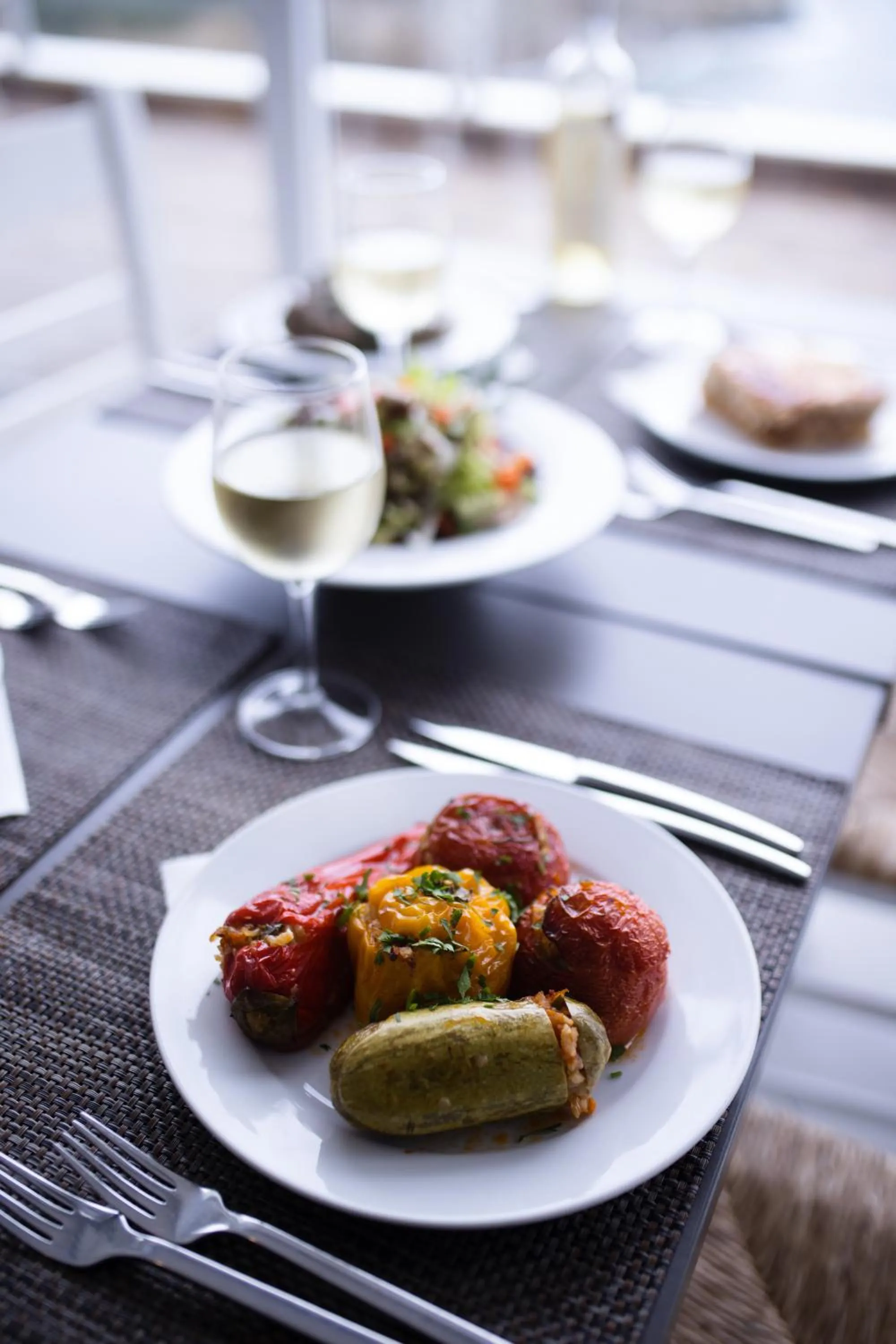 Food and drinks in Peninsula Resort & Spa