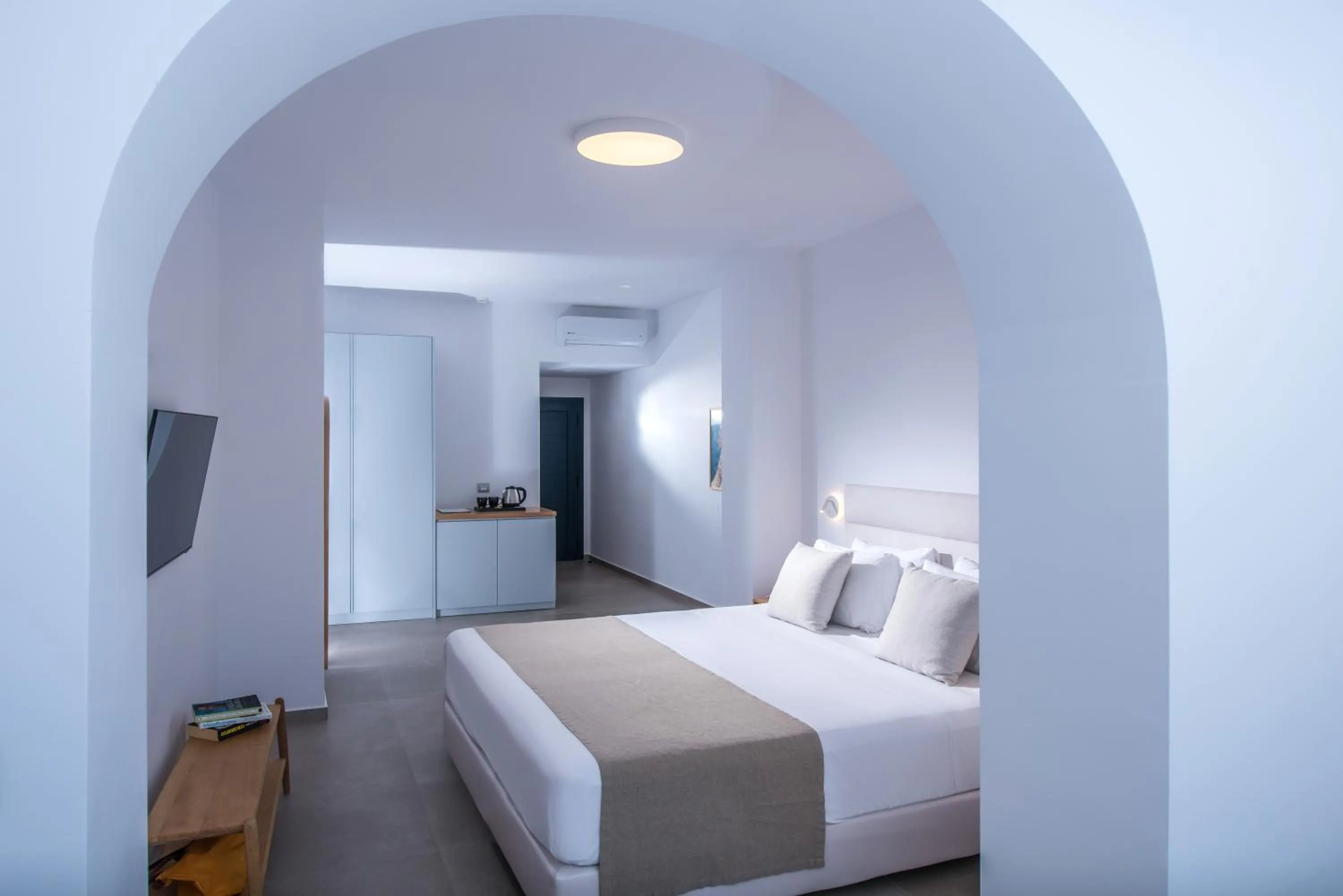 Bedroom, Bed in Peninsula Resort & Spa