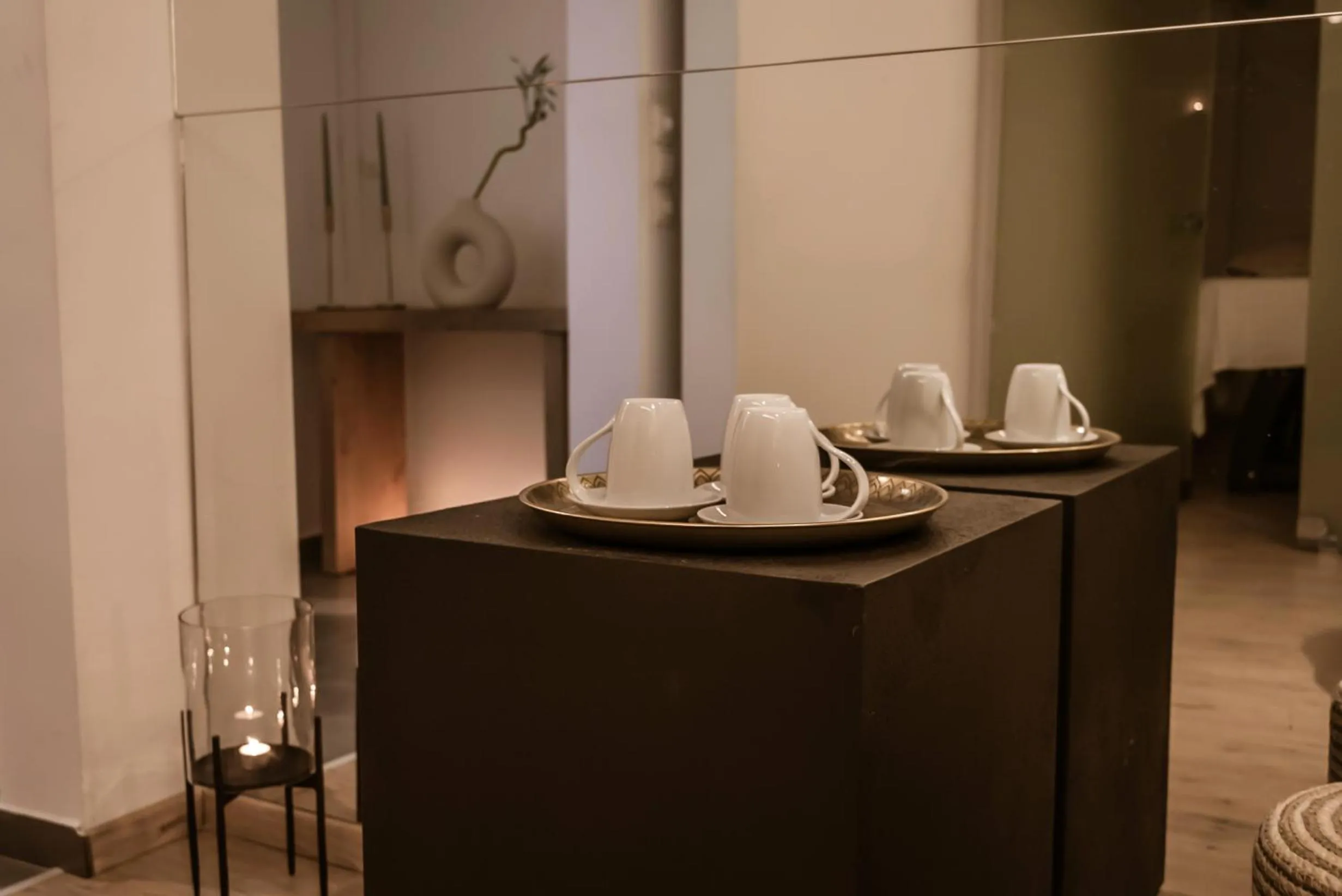 Coffee/tea facilities in Peninsula Resort & Spa