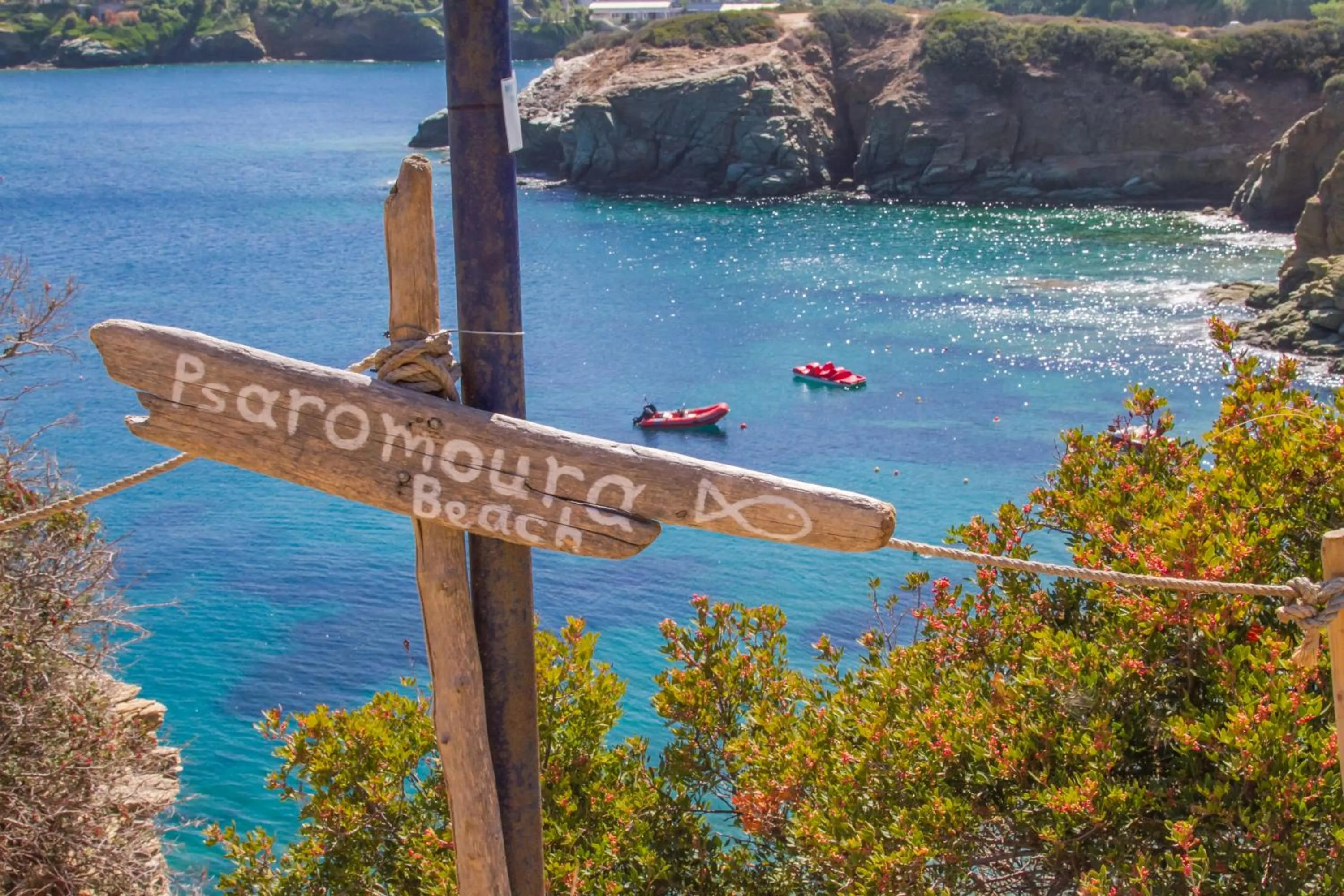 Beach in Peninsula Resort & Spa