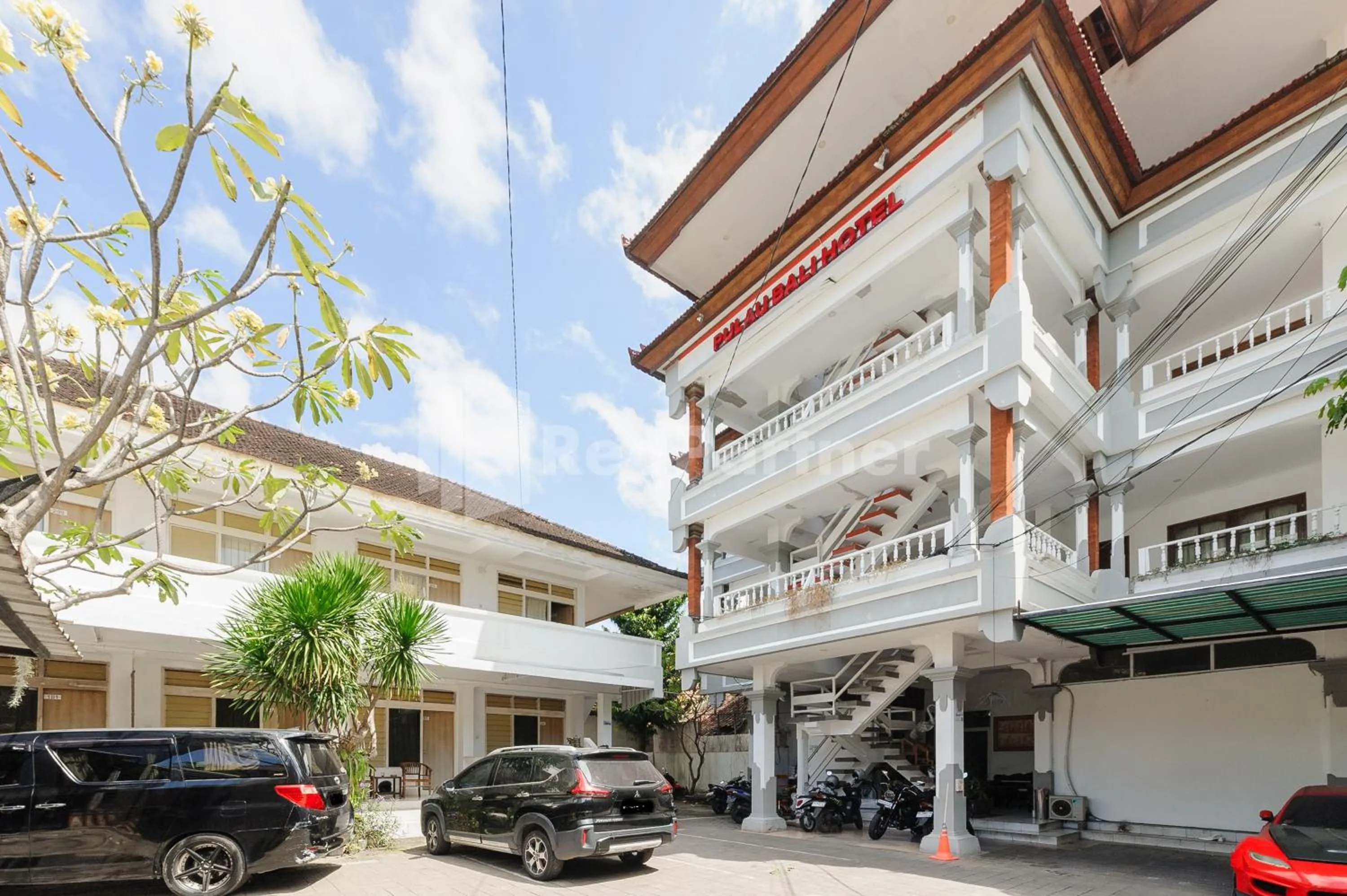Property building in Pulau Bali Hotel Denpasar RedPartner