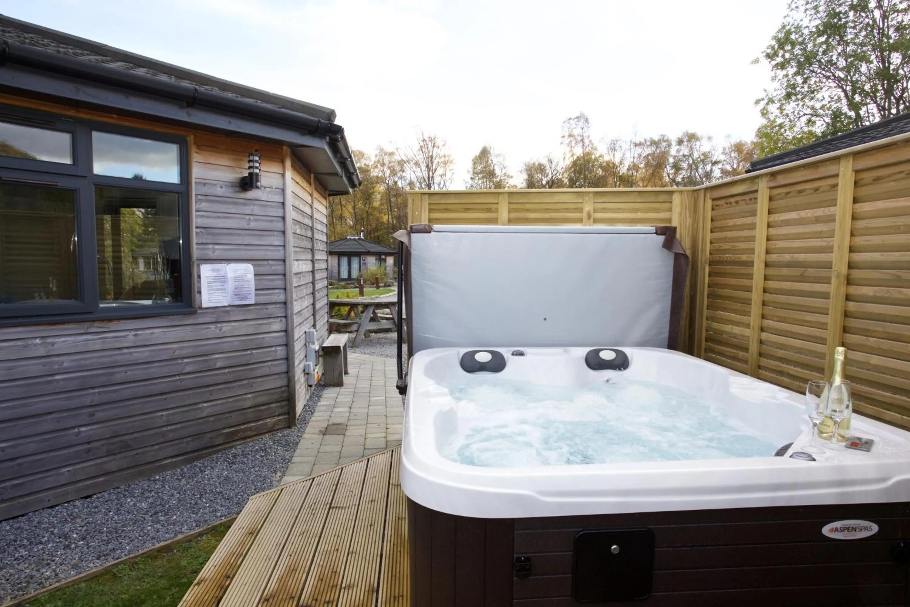 Hot Tub in LOCH TAY HIGHLAND LODGES and GLAMPING PARK