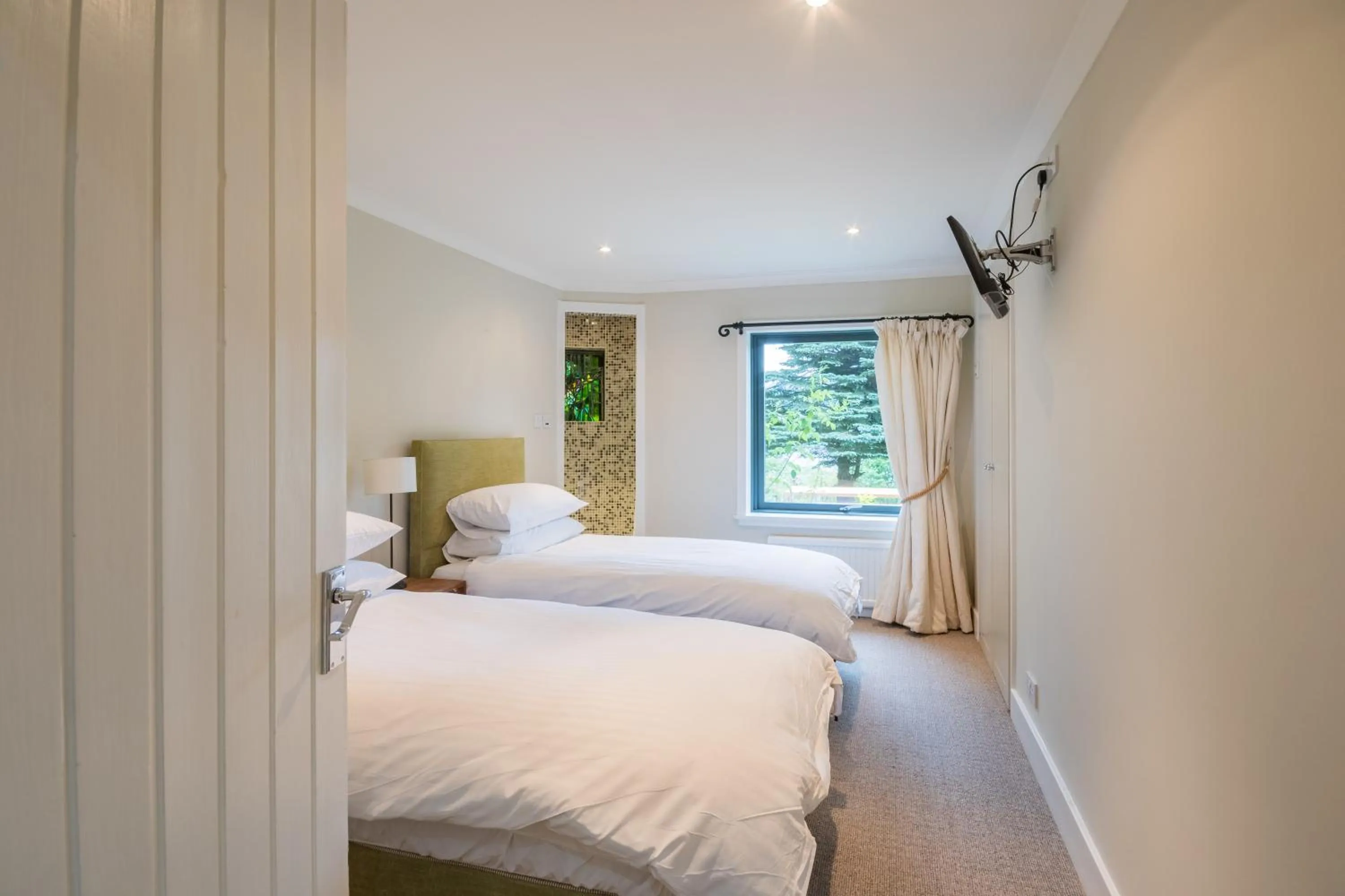 Bedroom, Bed in LOCH TAY HIGHLAND LODGES and GLAMPING PARK