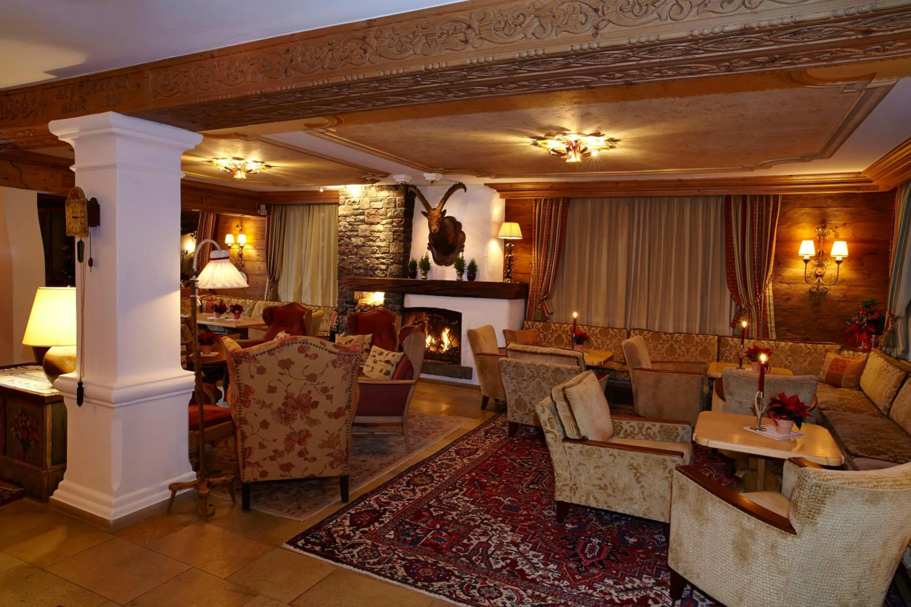 Lounge or bar in Sporthotel Lorünser