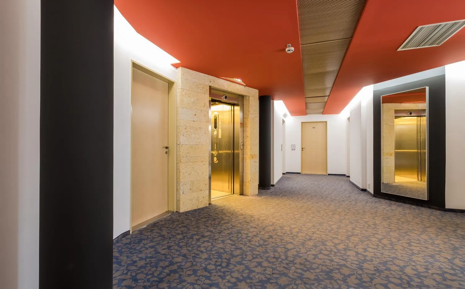 Area and facilities in Semiramis Business Hotel