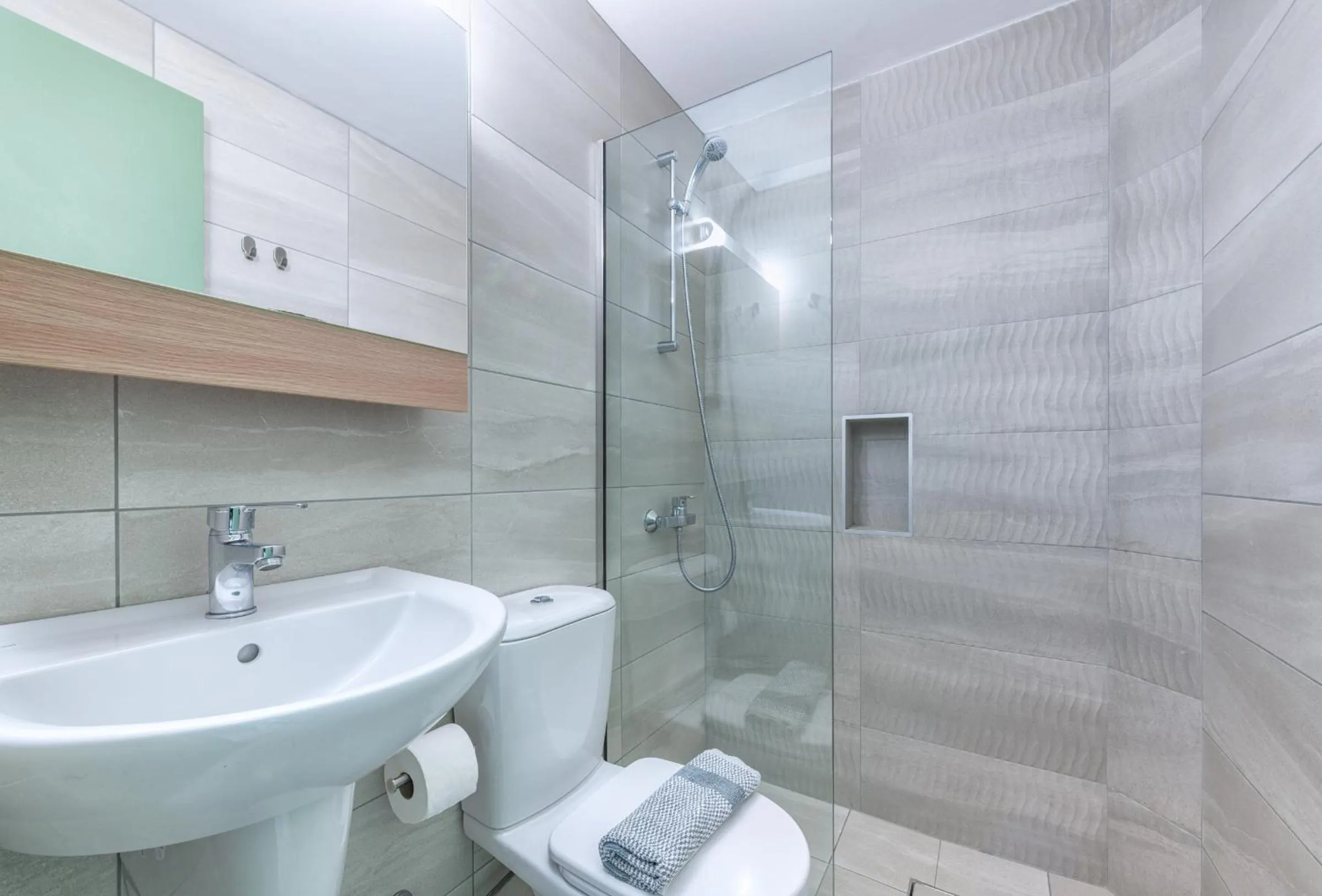 Shower in Nancy - Chara Apartments