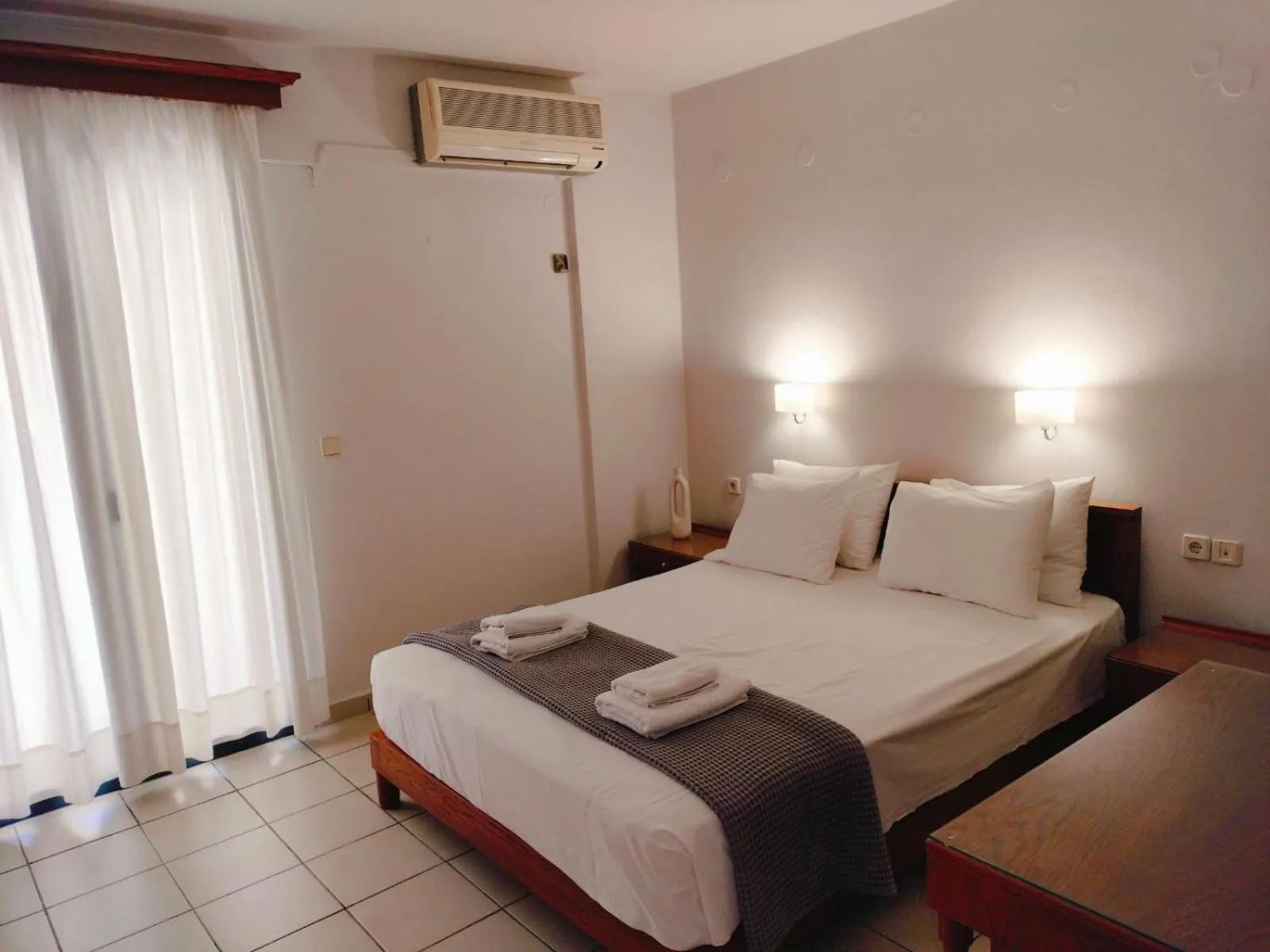 Bedroom, Bed in Nancy - Chara Apartments