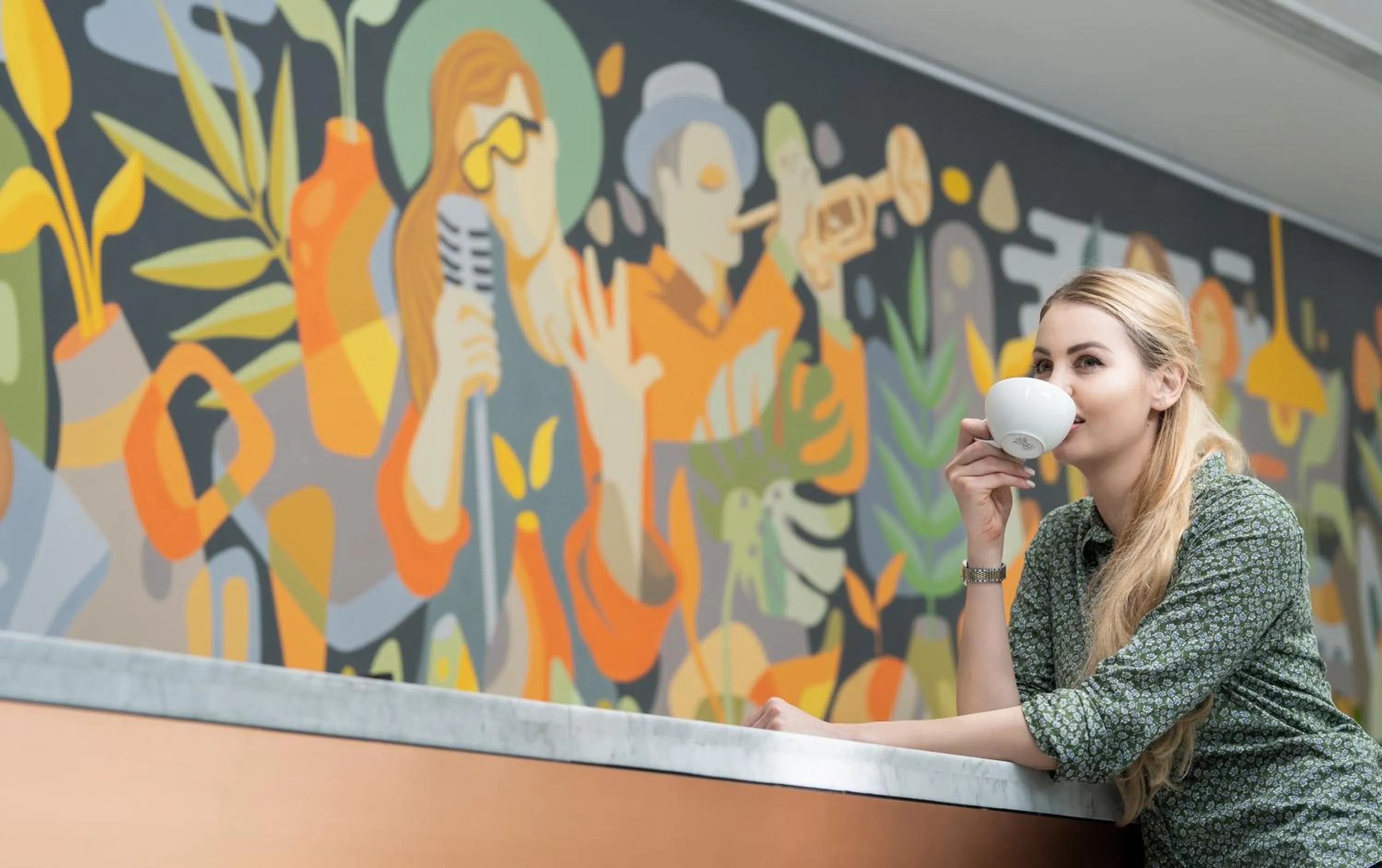 Restaurant/places to eat in First Central Hotel Suites