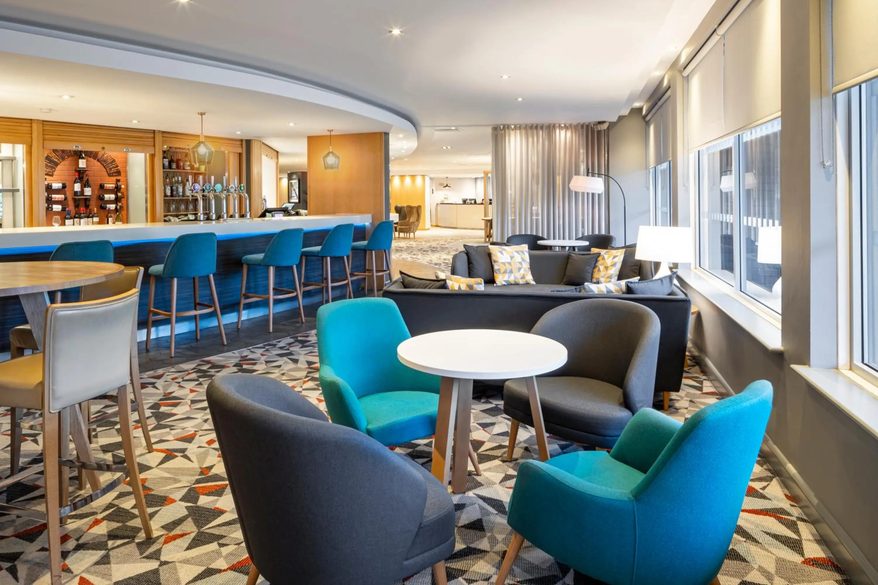 Lounge or bar in Holiday Inn Reading South M4 Jct 11 by IHG