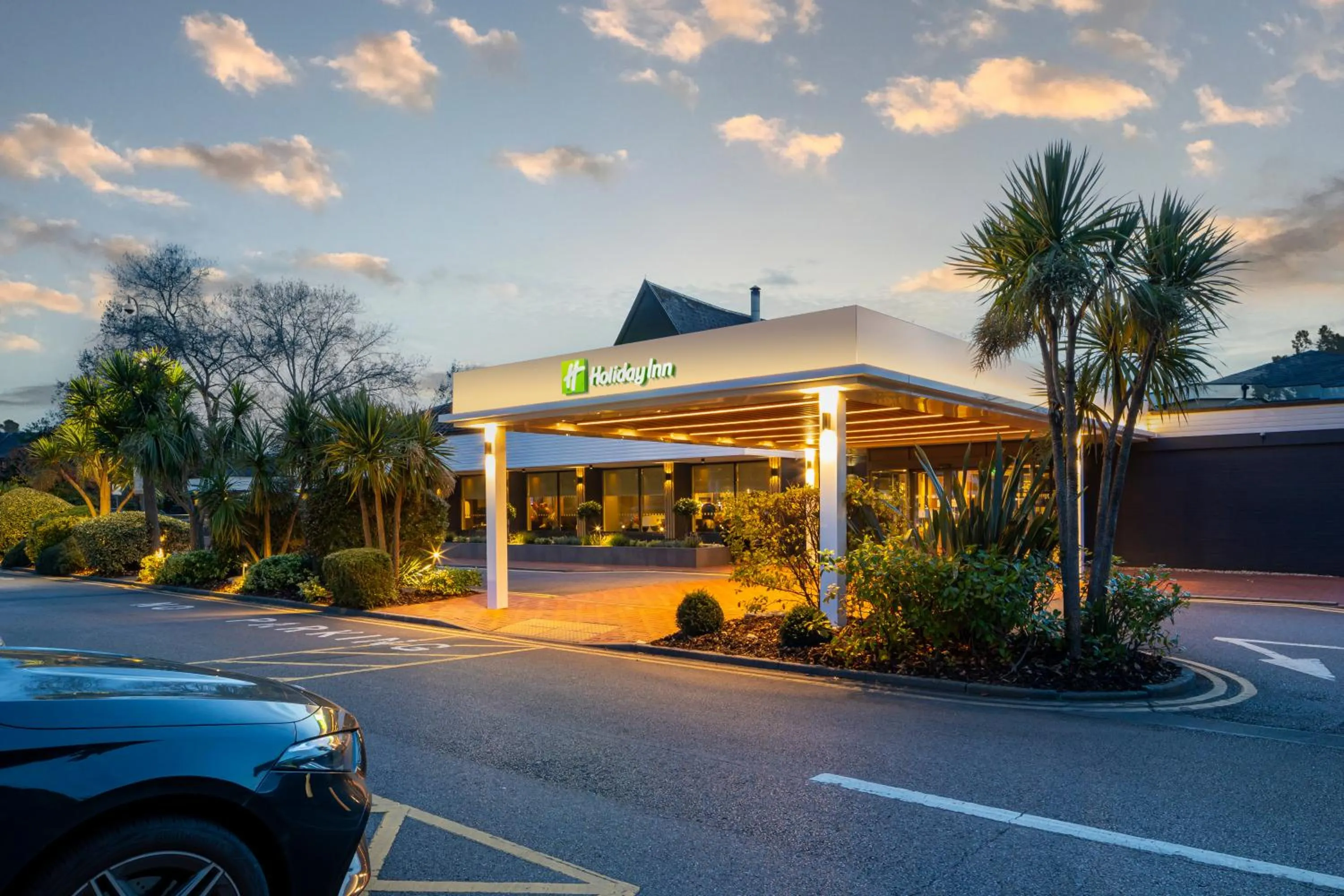 Property building in Holiday Inn Reading South M4 Jct 11 by IHG
