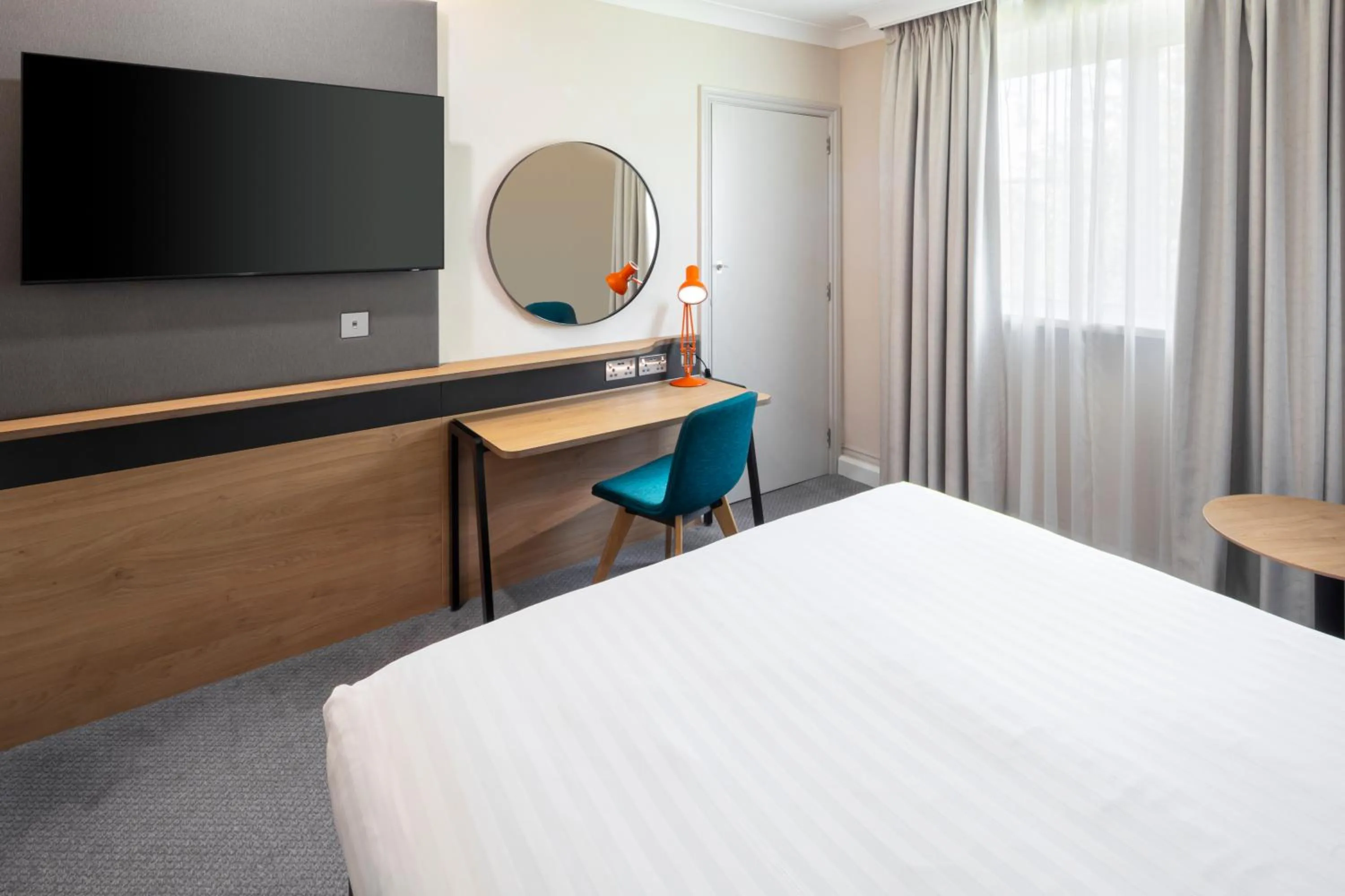 Bathroom, Bed in Holiday Inn Reading South M4 Jct 11 by IHG