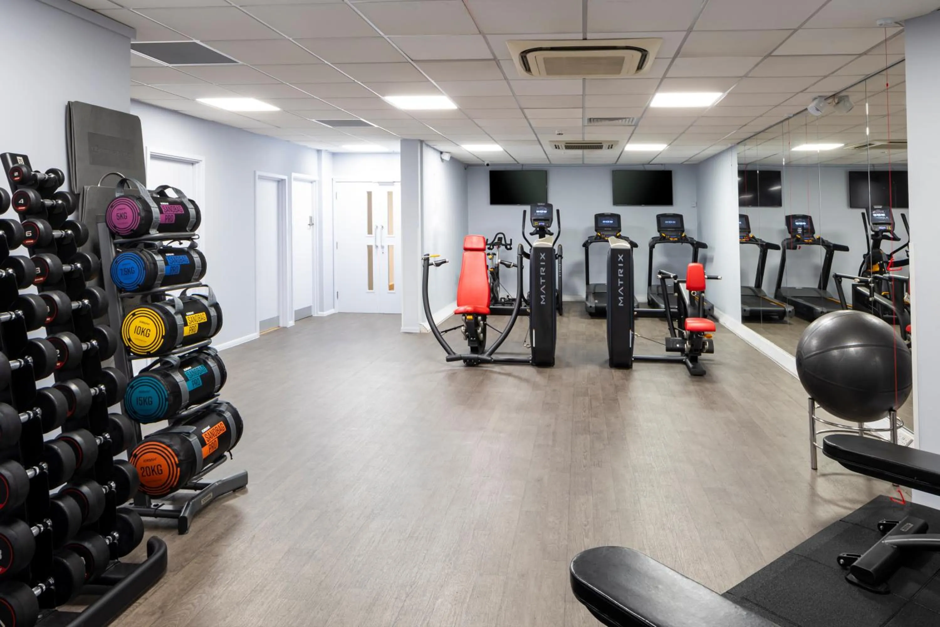 Fitness centre/facilities in Holiday Inn Reading South M4 Jct 11 by IHG