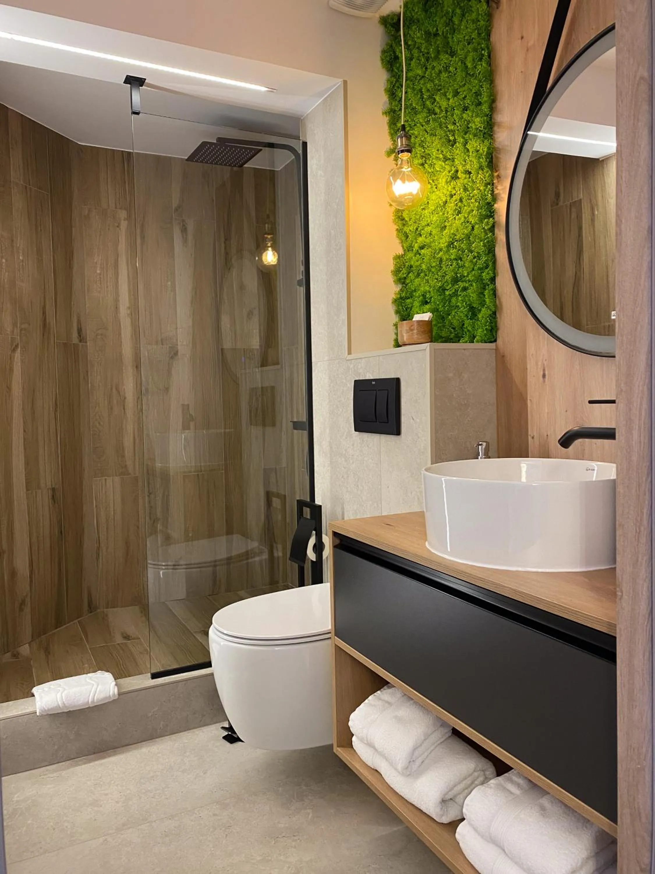 Shower in Casa Cristina