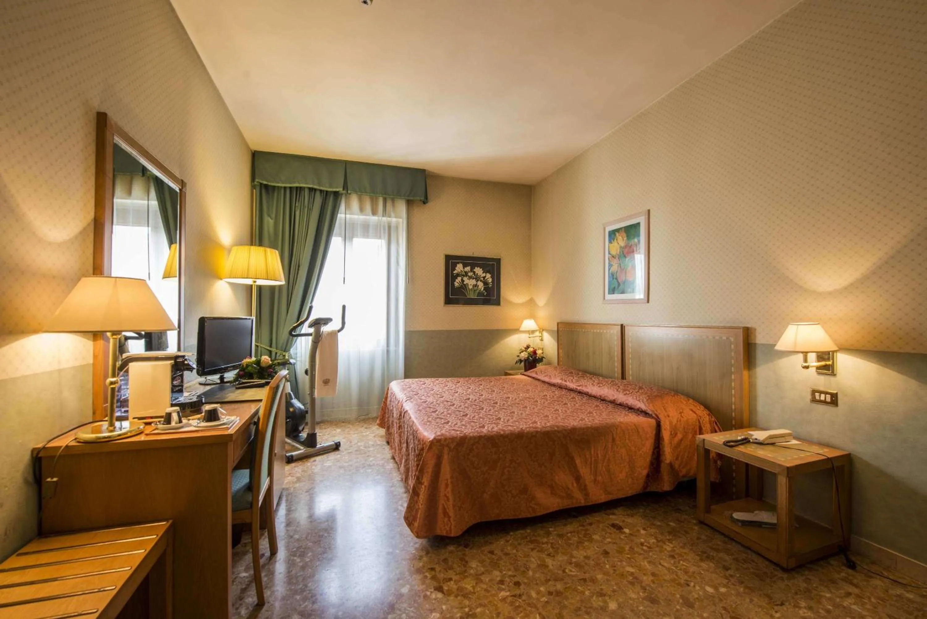 Photo of the whole room, Bed in Nuovo Albergo