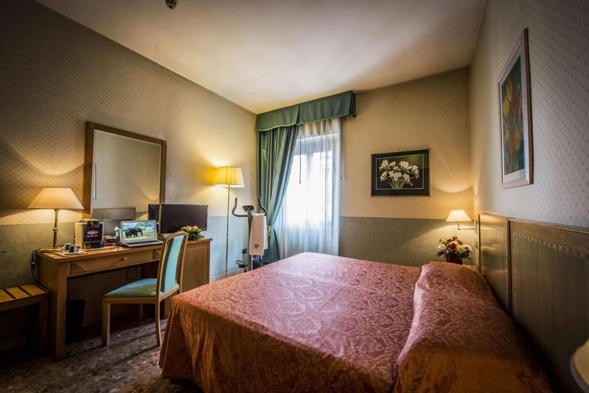 Photo of the whole room, Bed in Nuovo Albergo