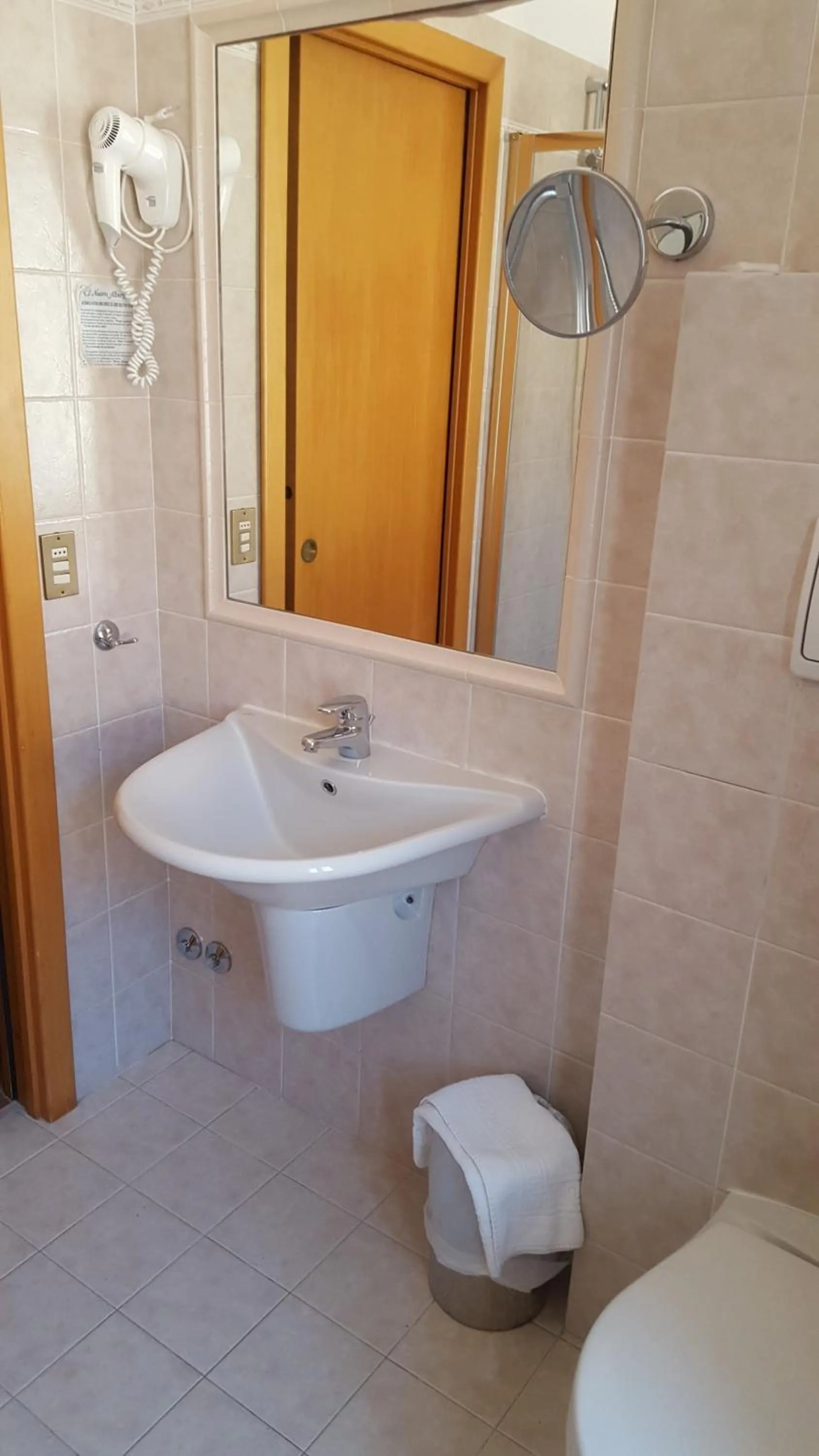 Bathroom in Nuovo Albergo