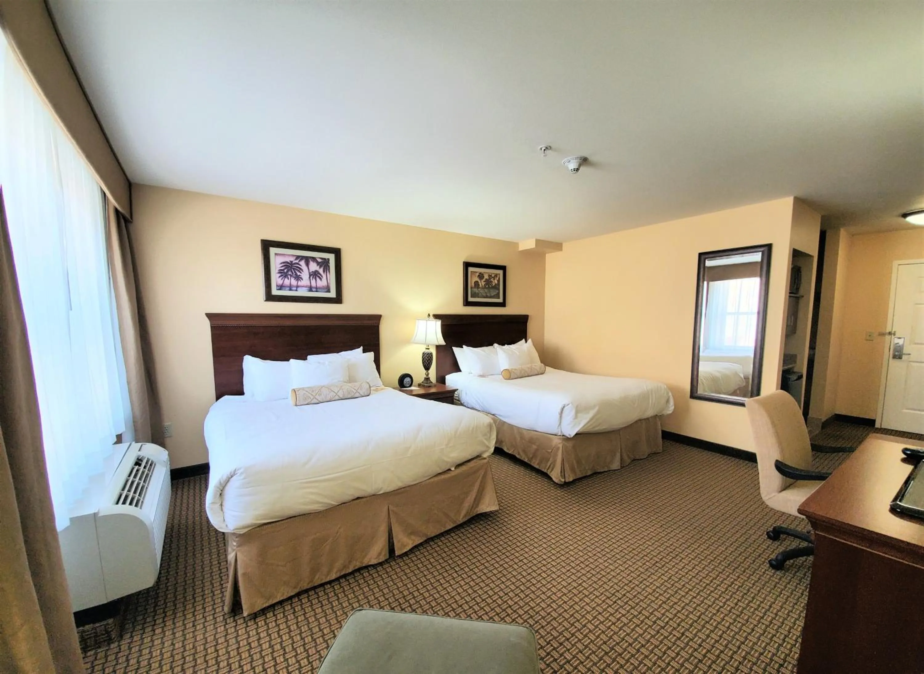 Photo of the whole room, Bed in Jefferson Street Inn