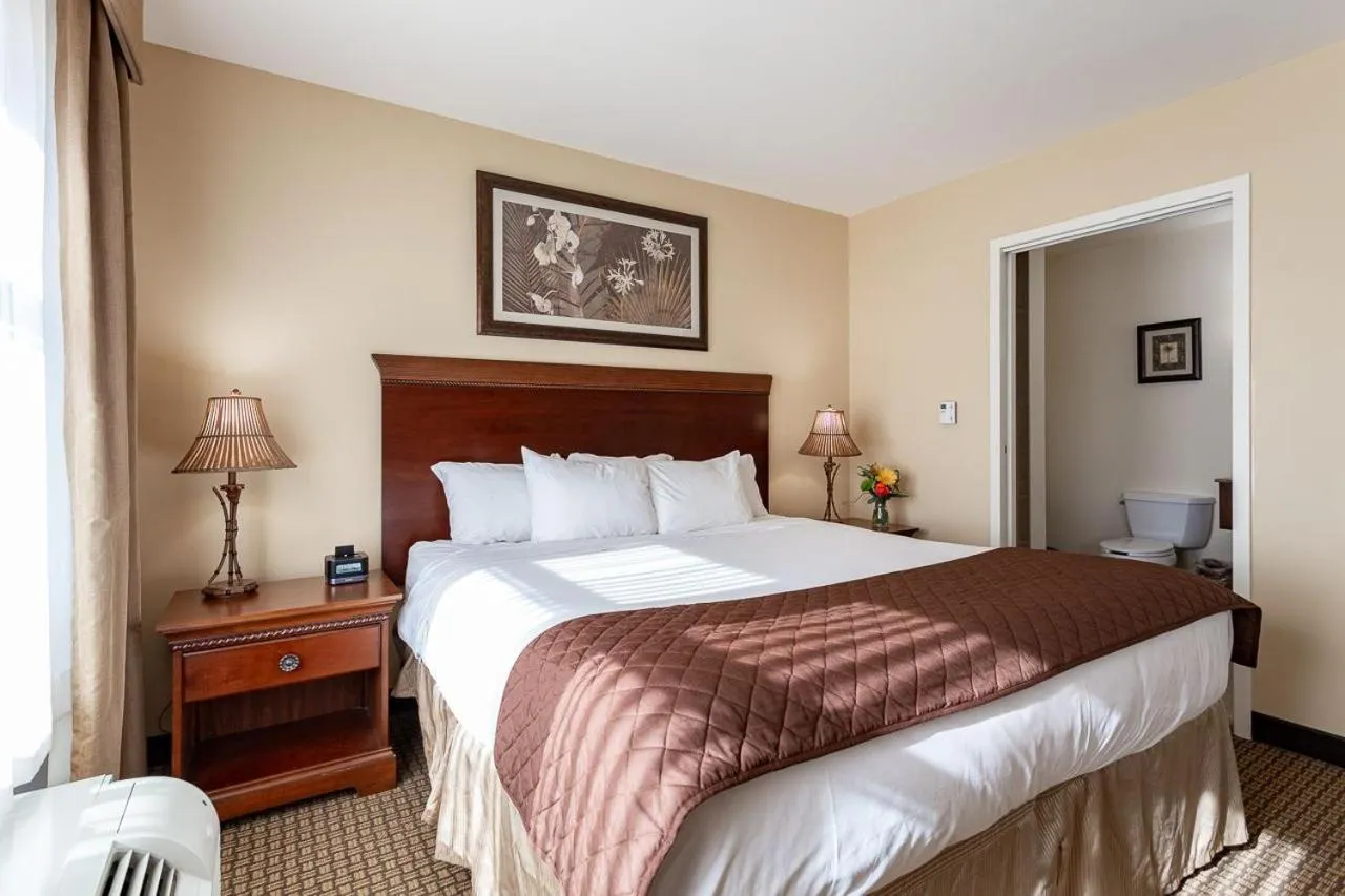 Bed in Jefferson Street Inn