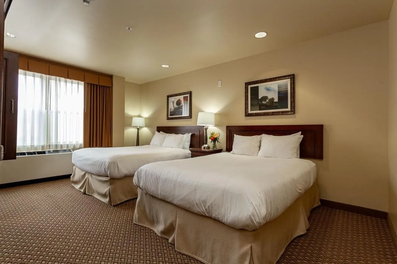 Bed in Jefferson Street Inn