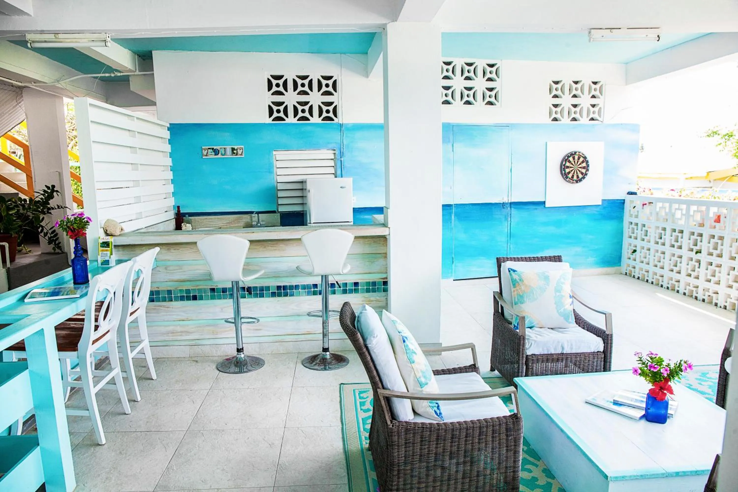 Communal lounge/ TV room in Adulo Apartments