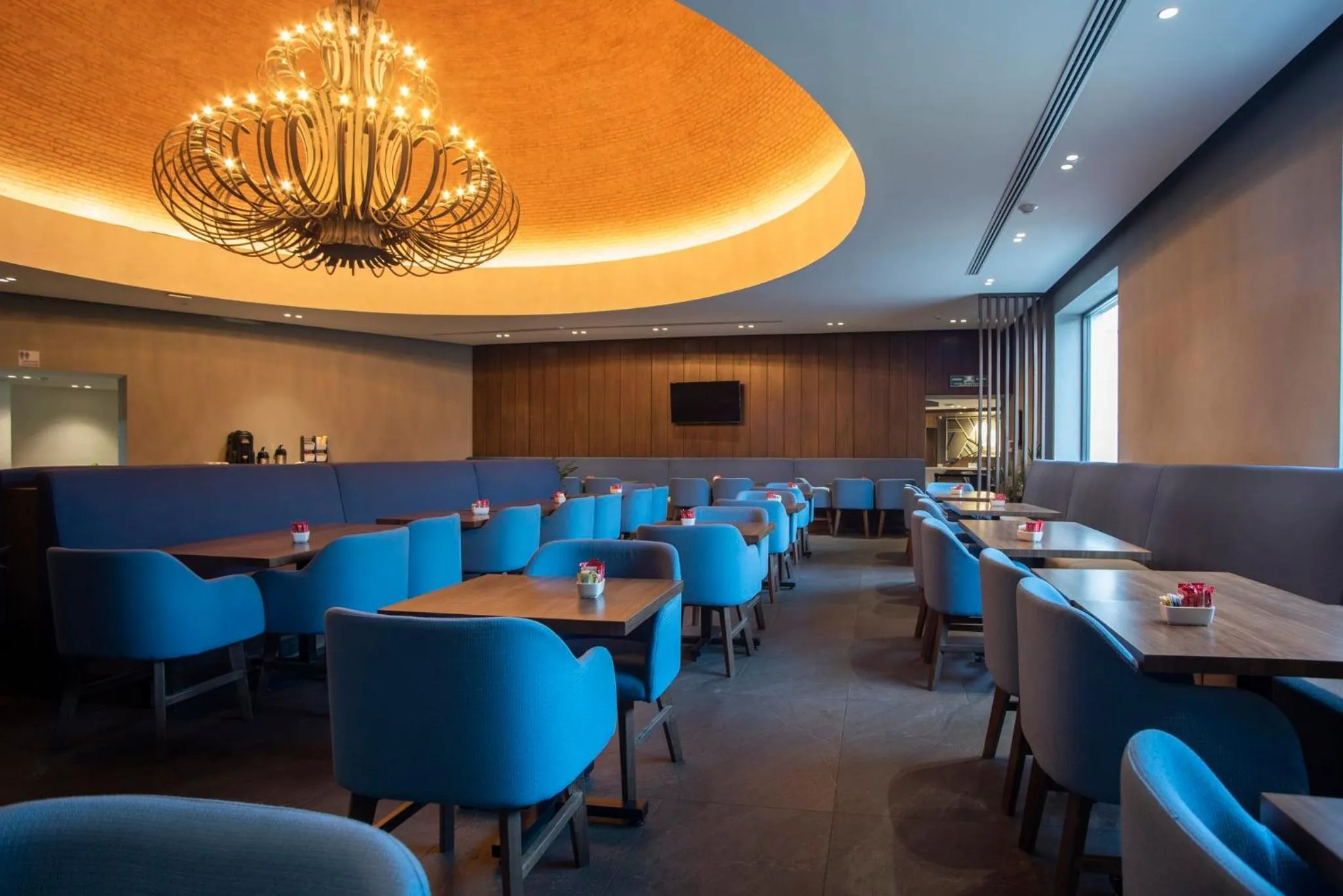 Restaurant/places to eat in Holiday Inn Express Morelia by IHG