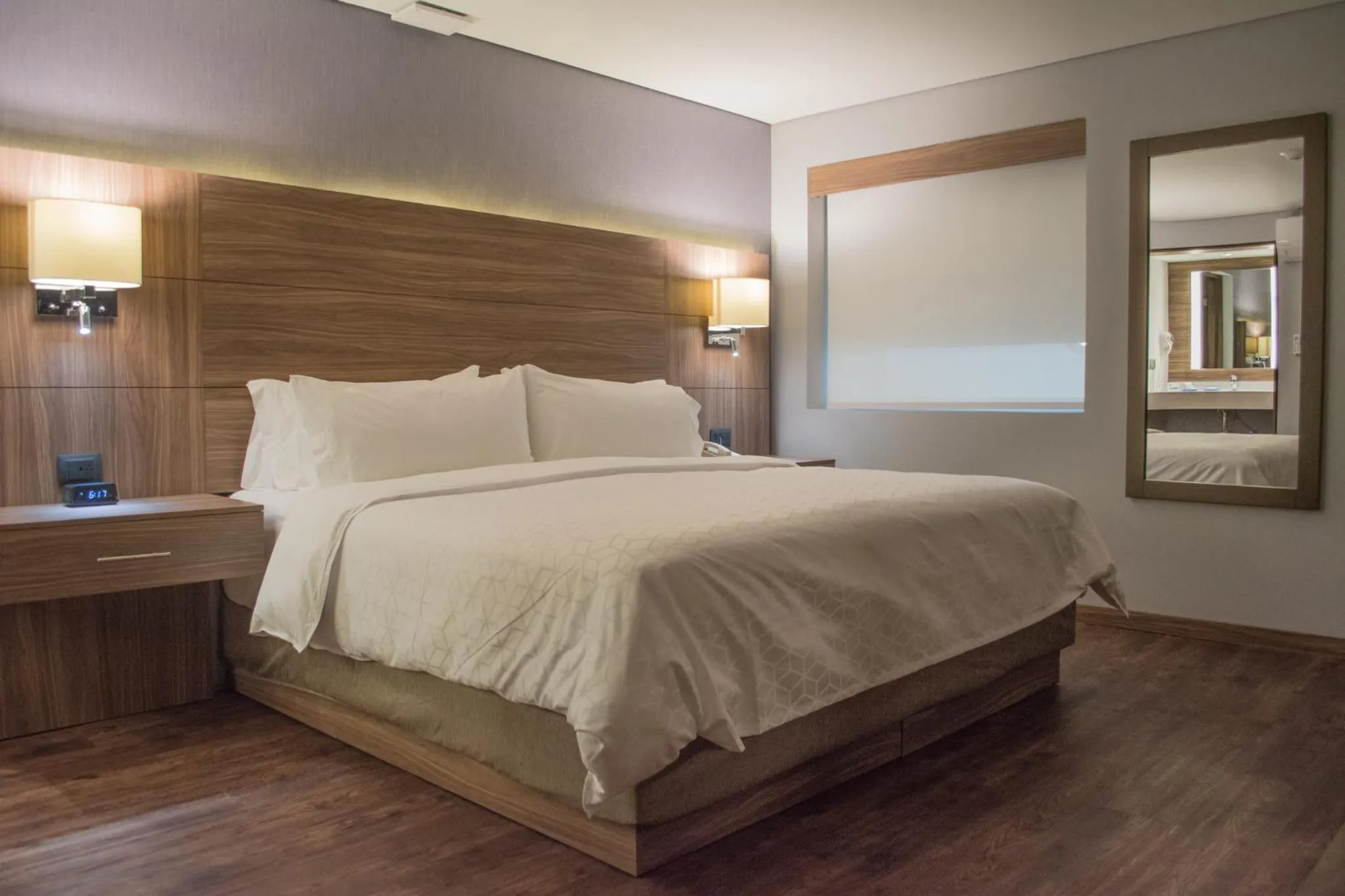 Photo of the whole room, Bed in Holiday Inn Express Morelia by IHG