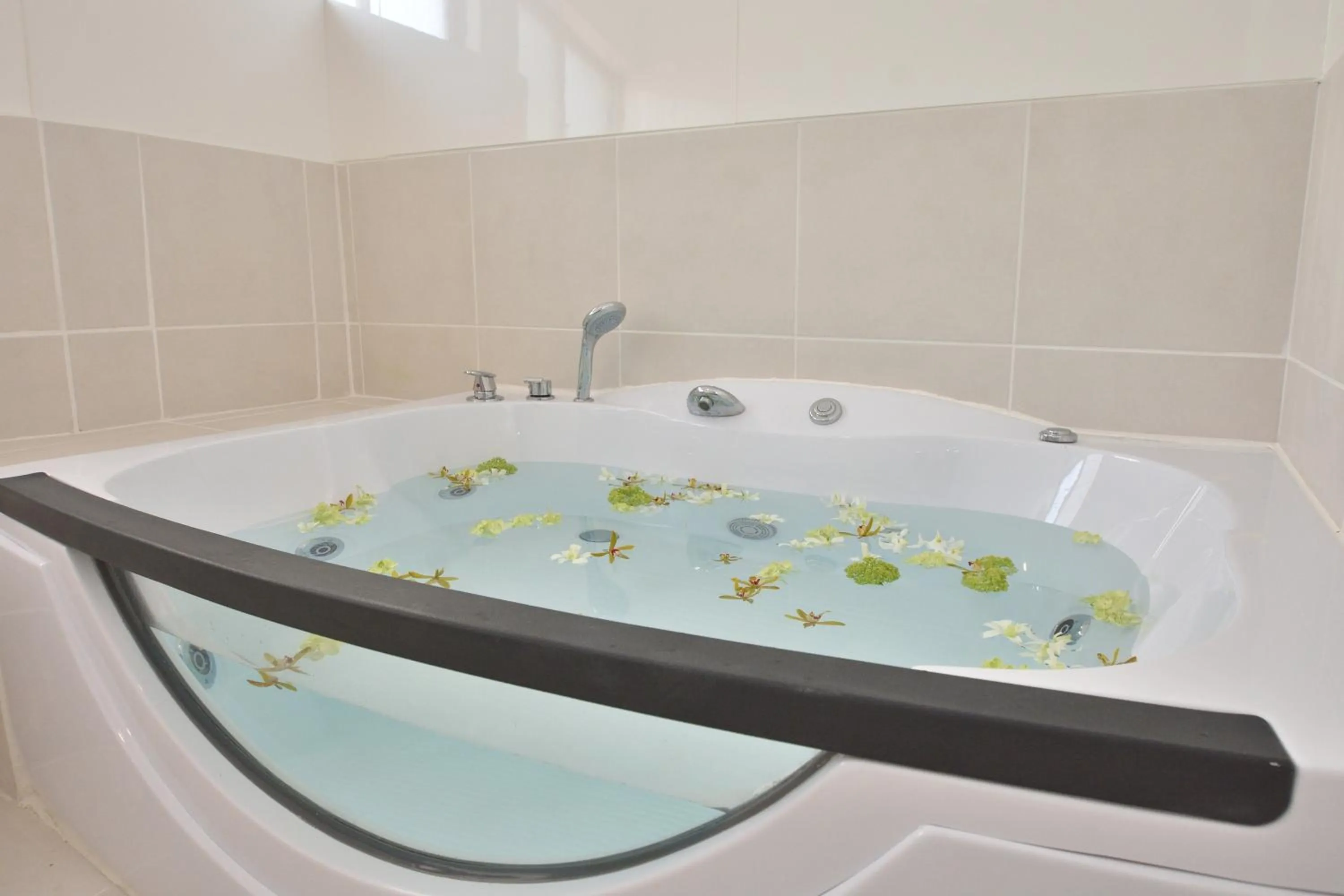 Hot Tub in Kohaku AMBER Kamakura Zaimokuza